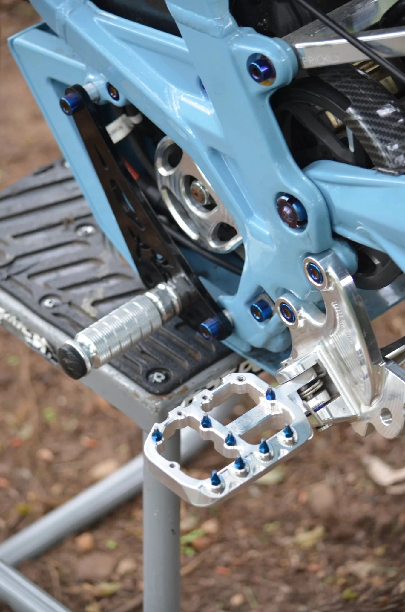 E - moto shift lock titanium bolts(2pc) - MXwraps