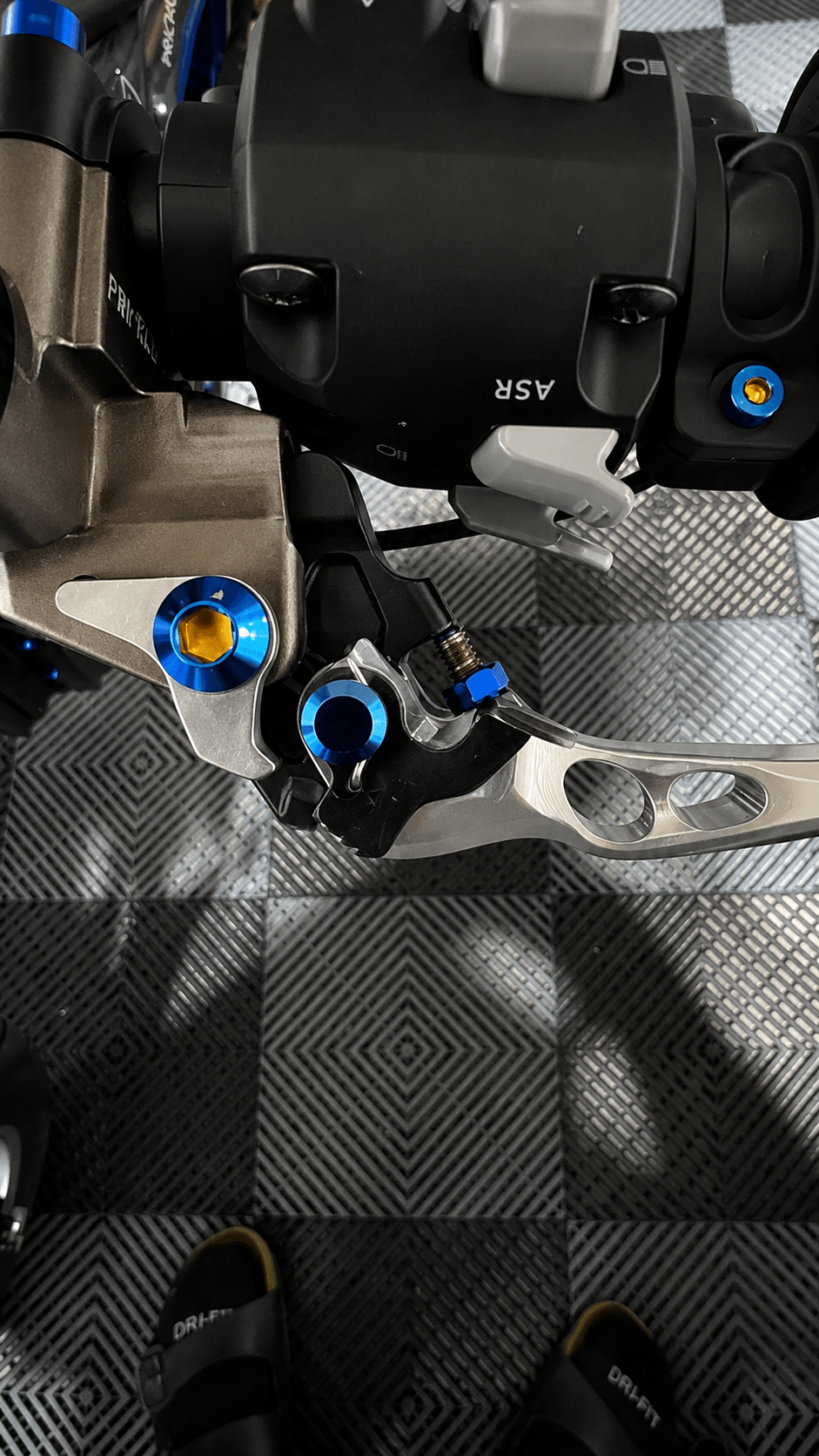 Ultra Bee Brake Lever Adjuster (Bolt+Nut) - MXwraps