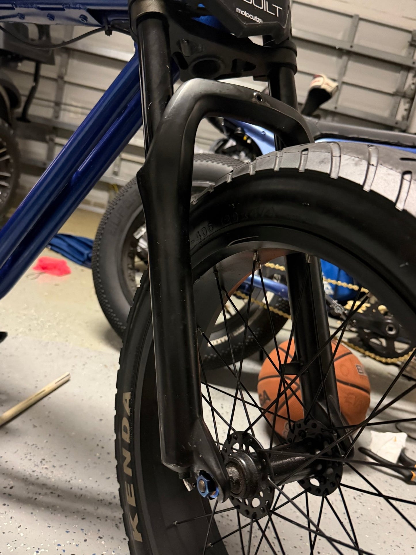 Front wheel axle super 73 titanium - MXwraps