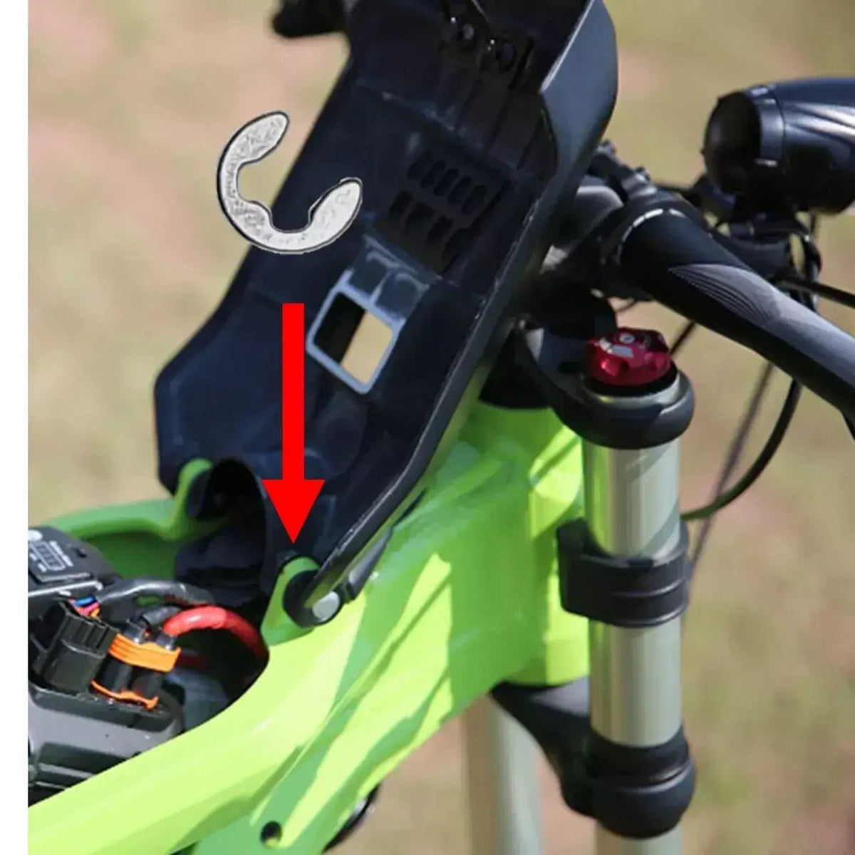 Surron light Bee Battery Lid C-Clip Pins - MXwraps