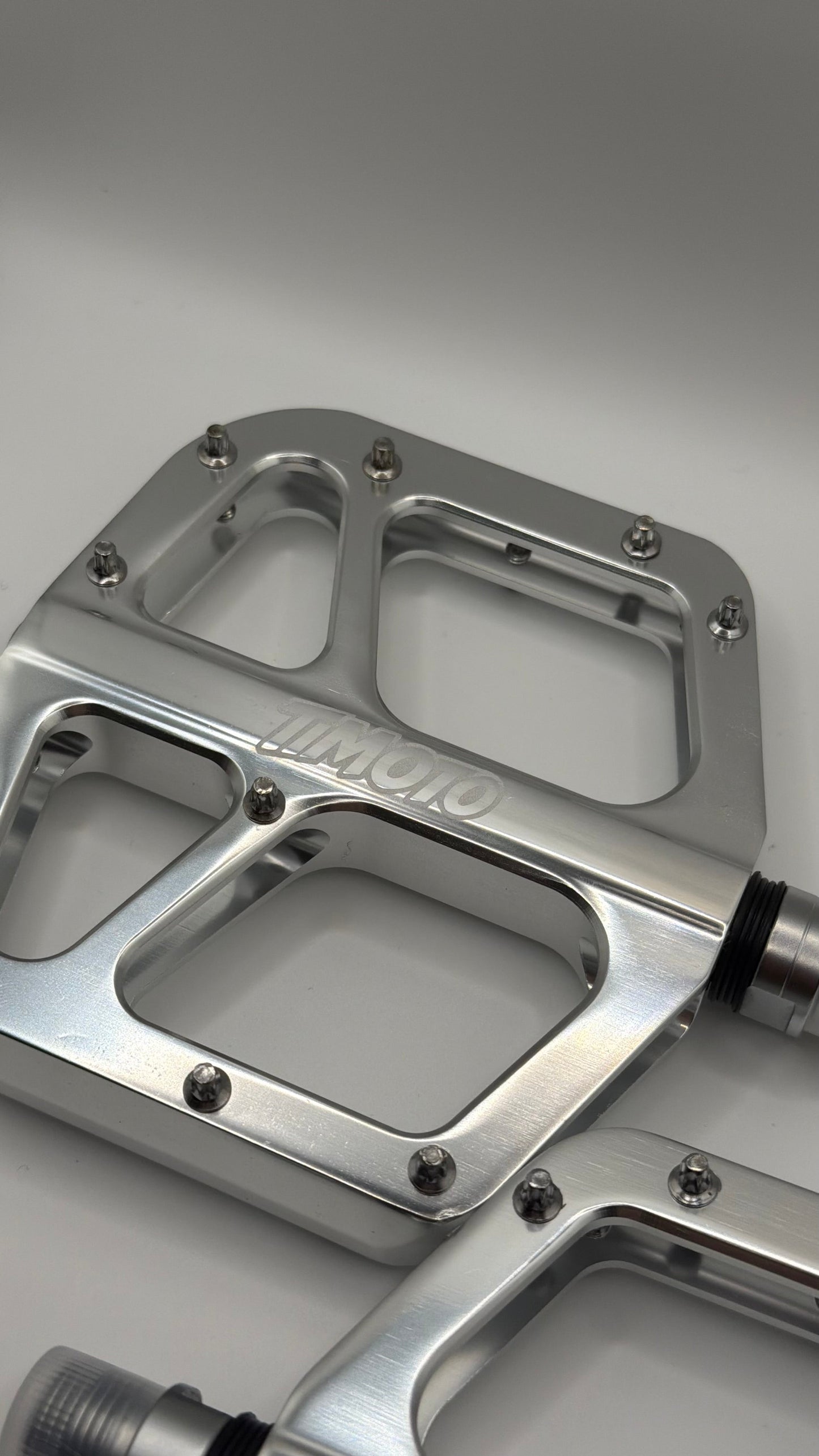 MXwraps Chrome Bike Pedals (Universal Fit)