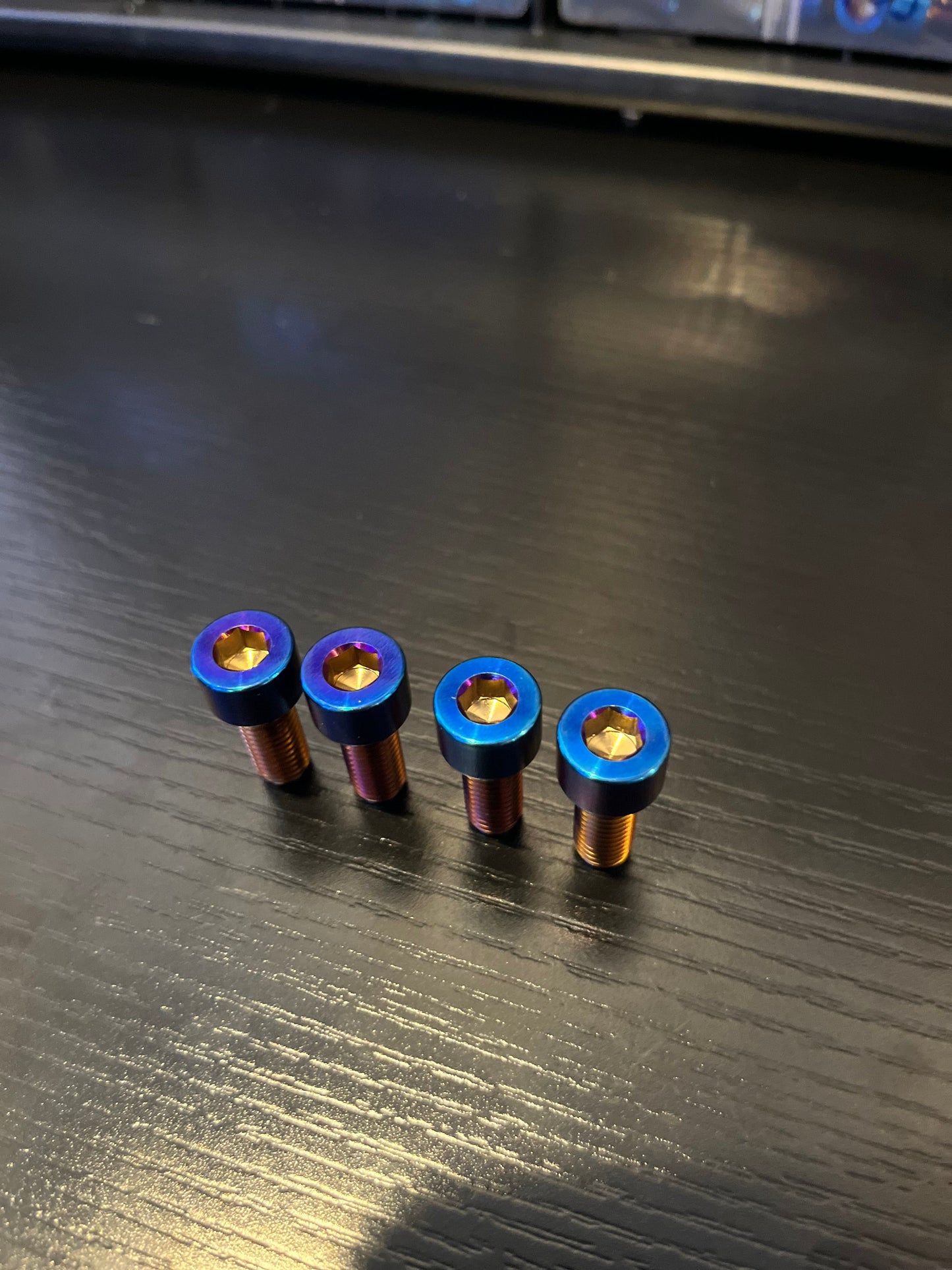 Titanium Pinch Bolts All Emotes (Set of 4)