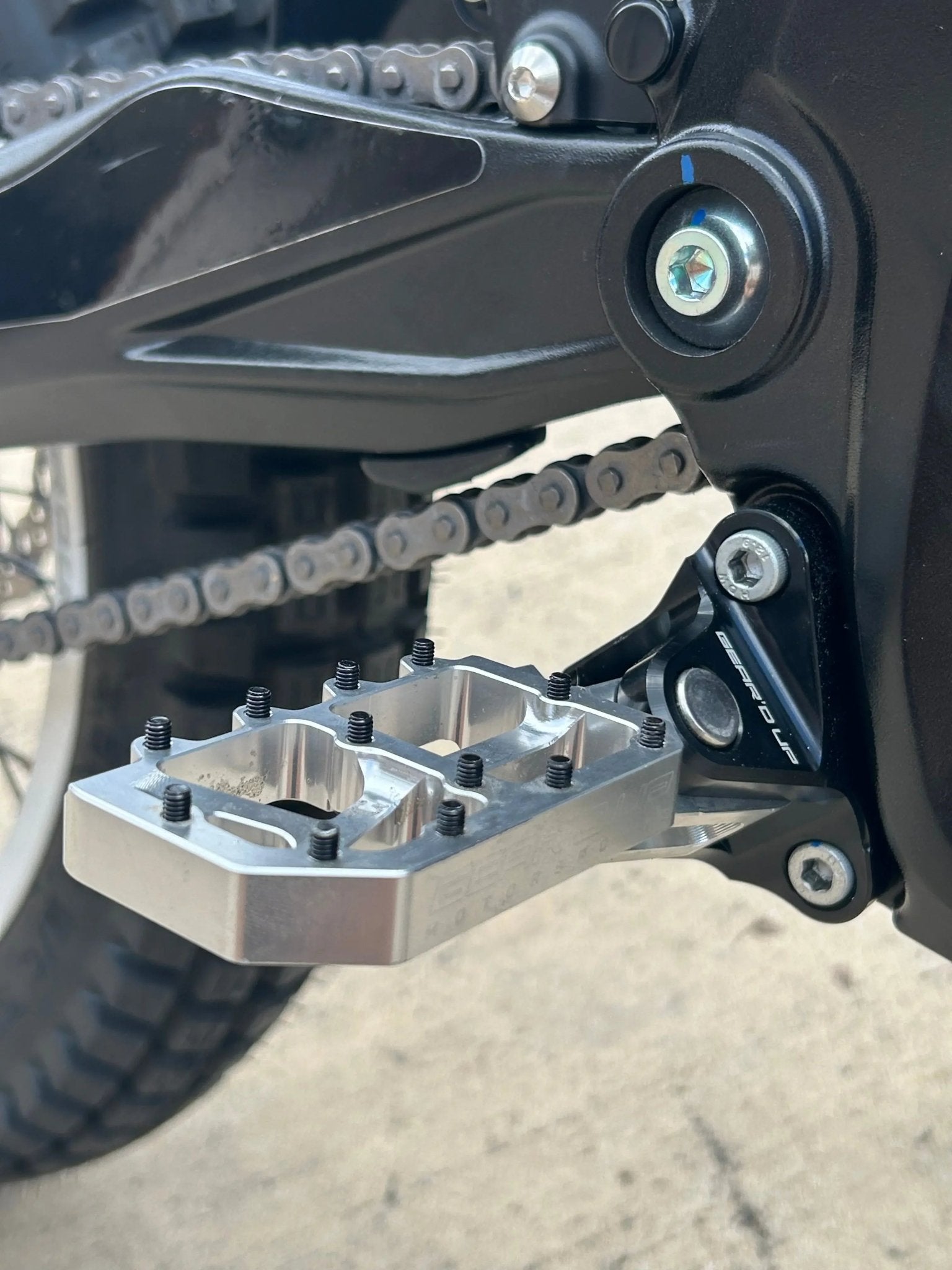 Ultra Bee Foot Peg Brackets-Gear’d Up - MXwraps