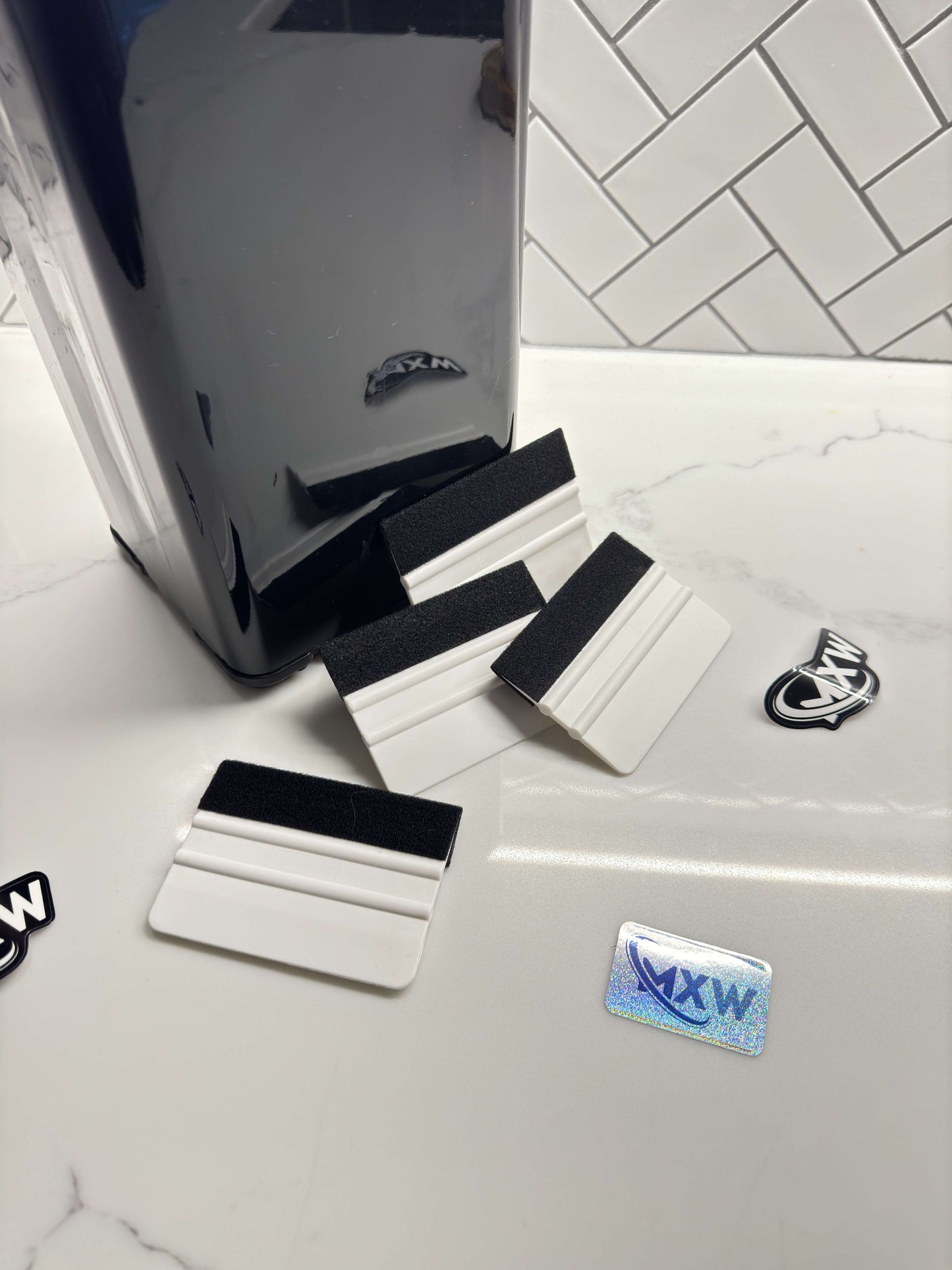 close squeegee picture