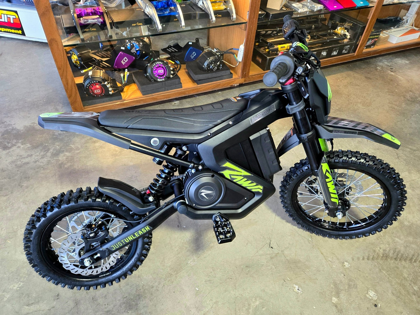 Emoto - X Rawrr Mantis Upgraded foot Pegs - MXwraps