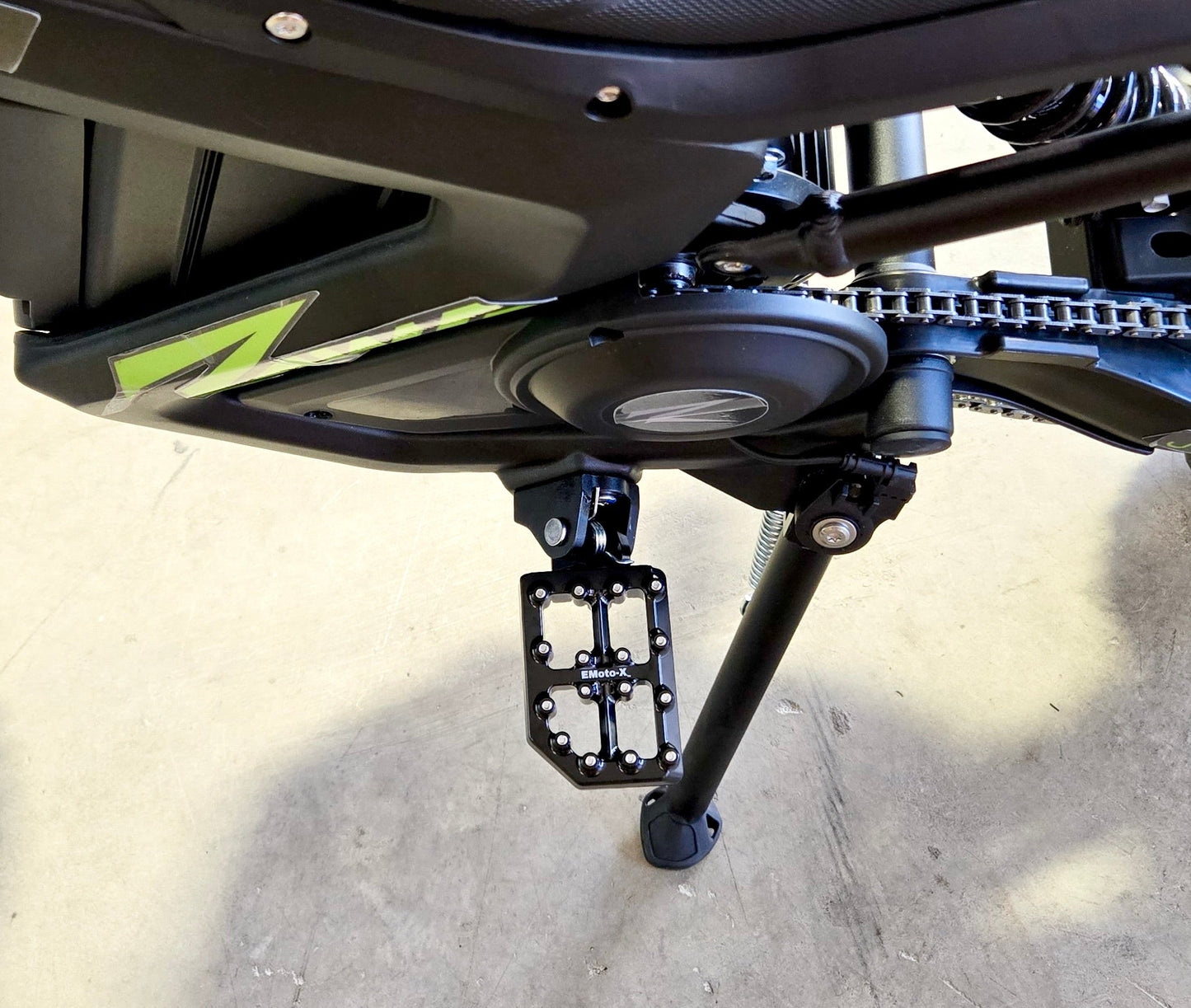 Emoto - X Rawrr Mantis Upgraded foot Pegs - MXwraps
