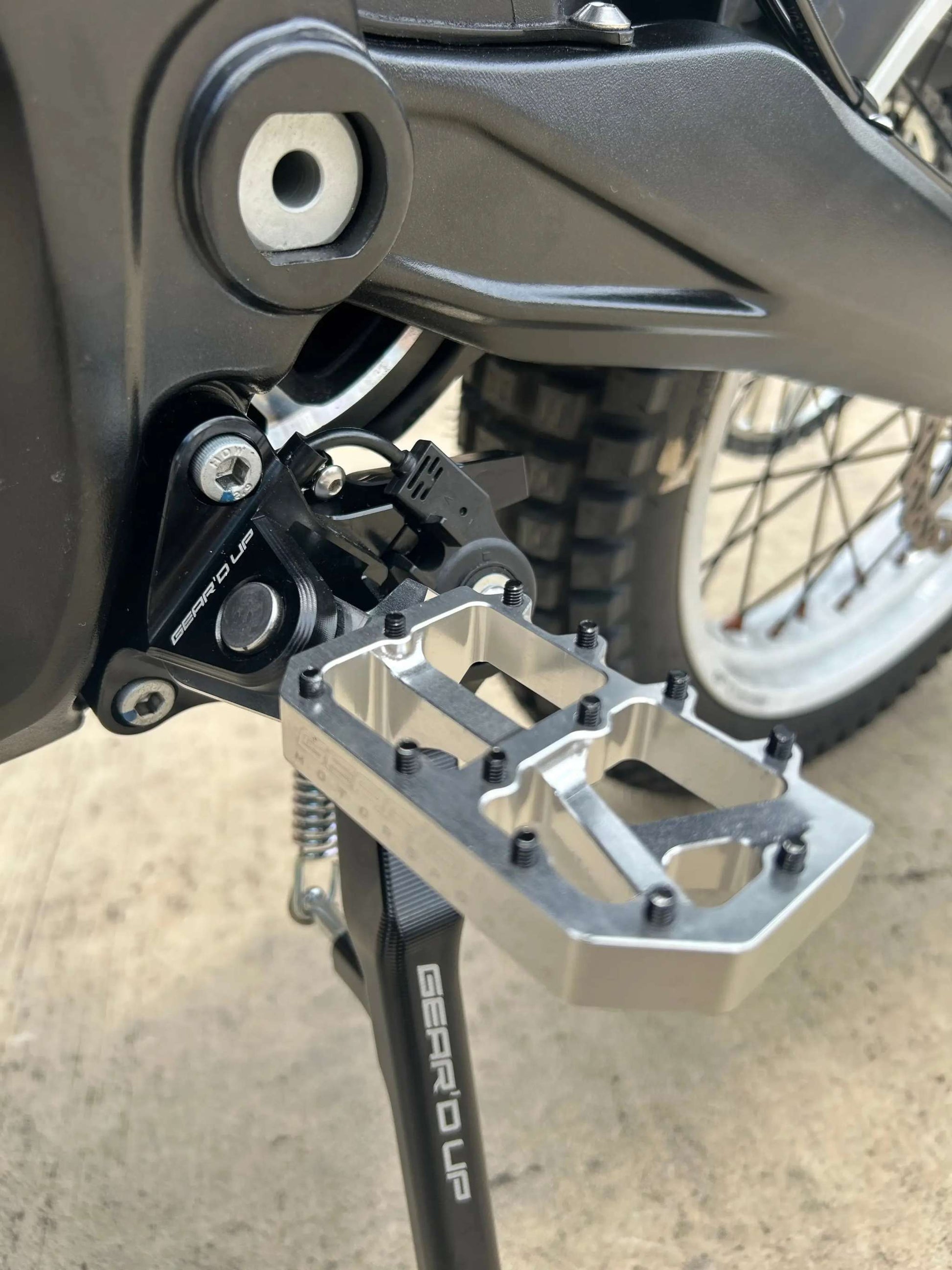 Ultra Bee Foot Peg Brackets-Gear’d Up - MXwraps