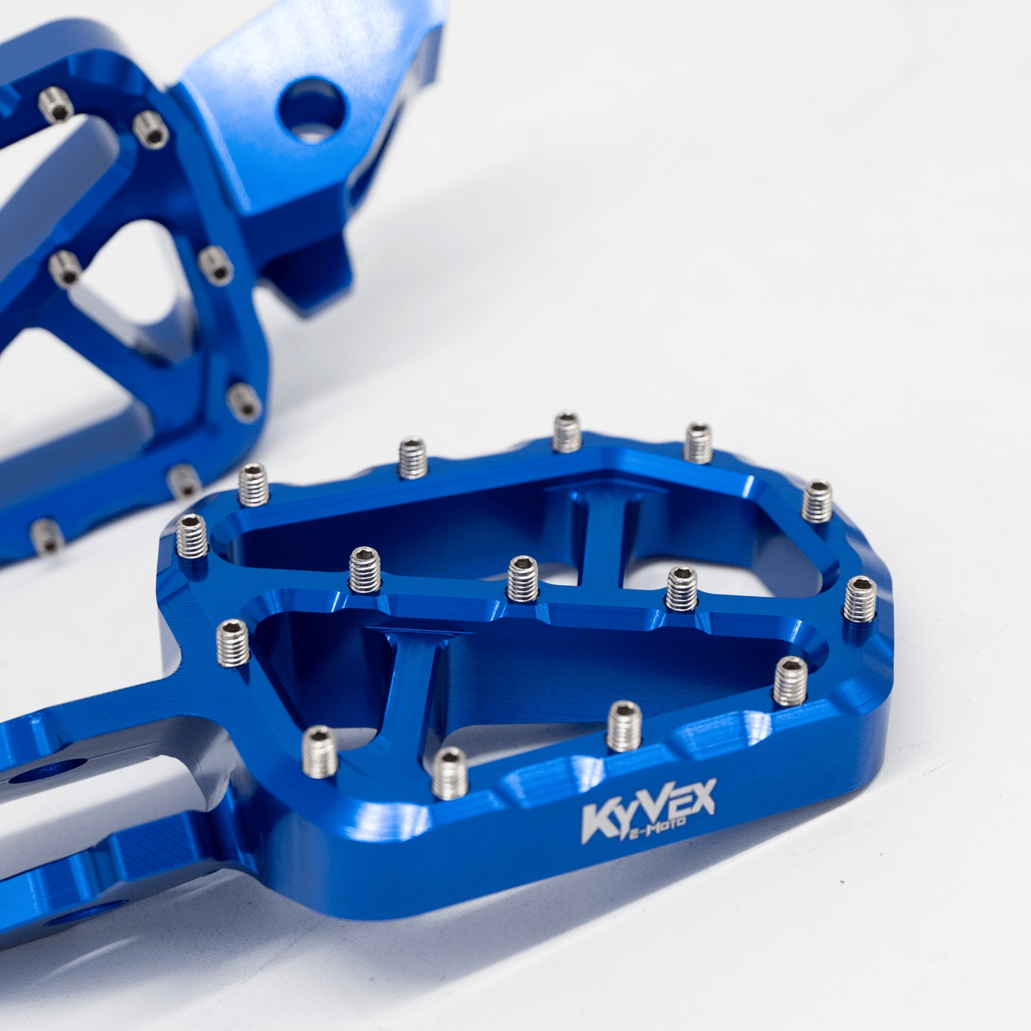 KyVex Billet Wide Foot Pegs - Ultra Bee Compatible - MXwraps