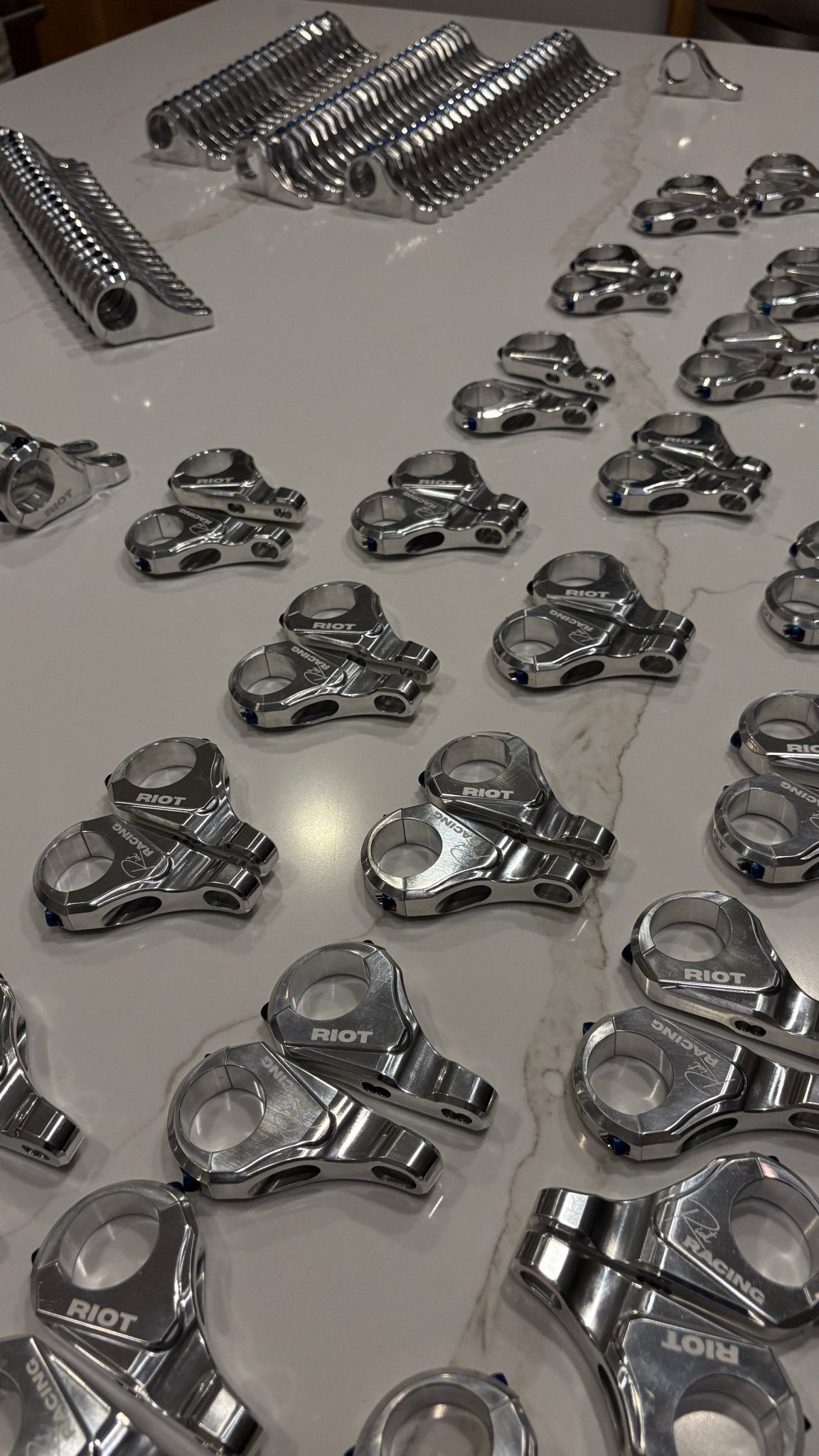 Riot Direct Stem 31.8mm V2 (FREE TITANIUM STYLE BOLTS) - MXwraps