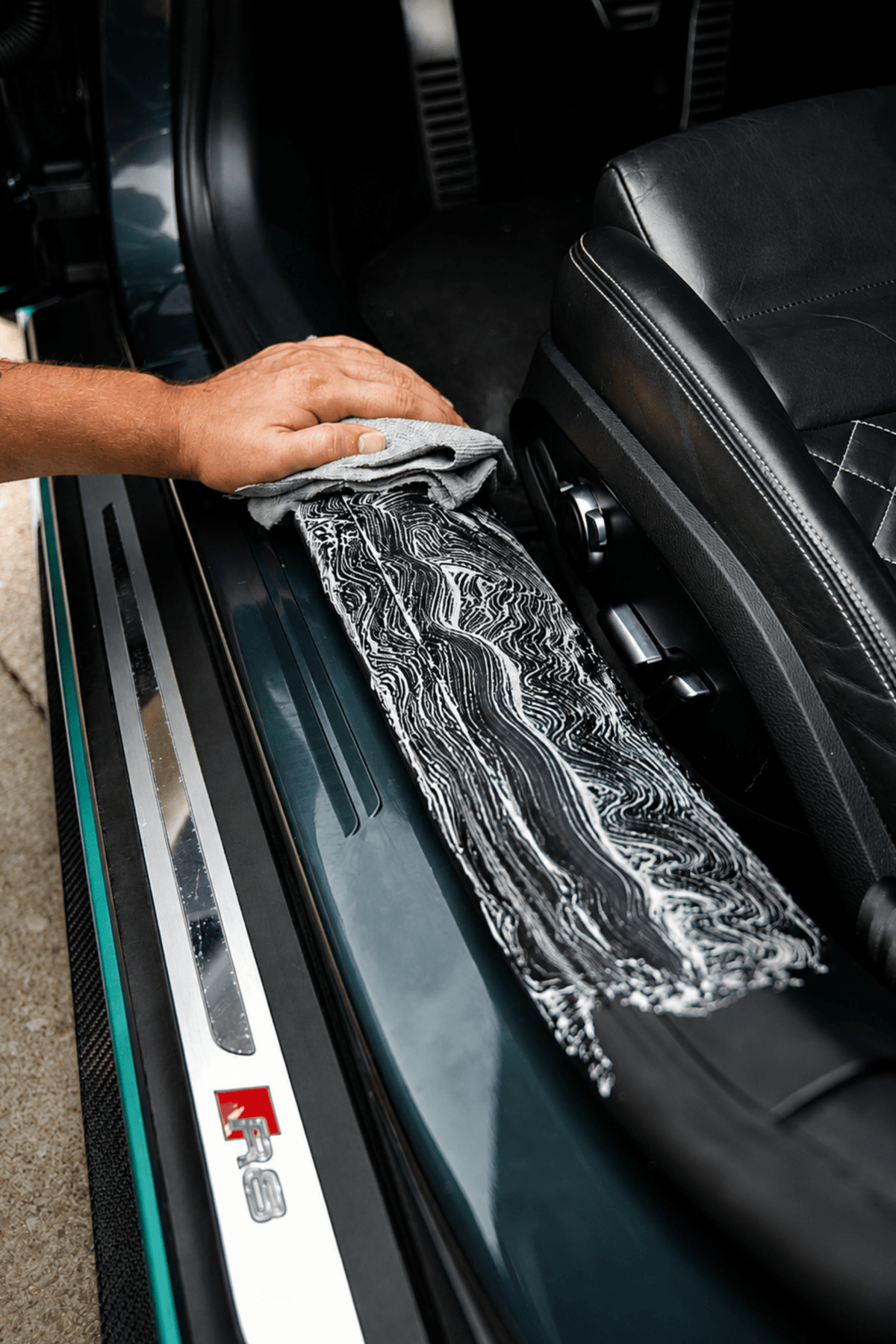 BLACKLINE® CARBON CLOTH