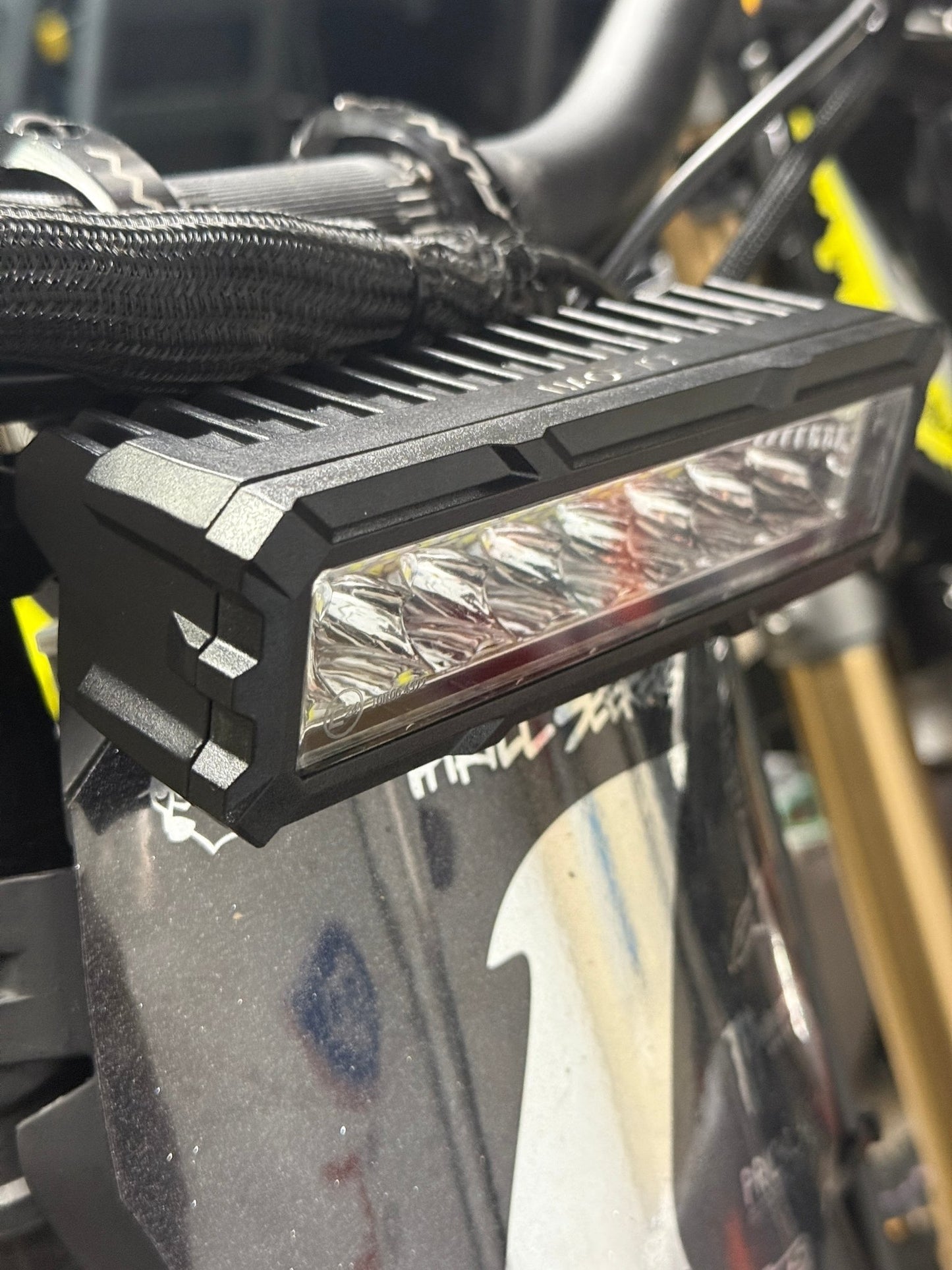 Rawrr Mantis Extreme Bar Headlight - MXwraps