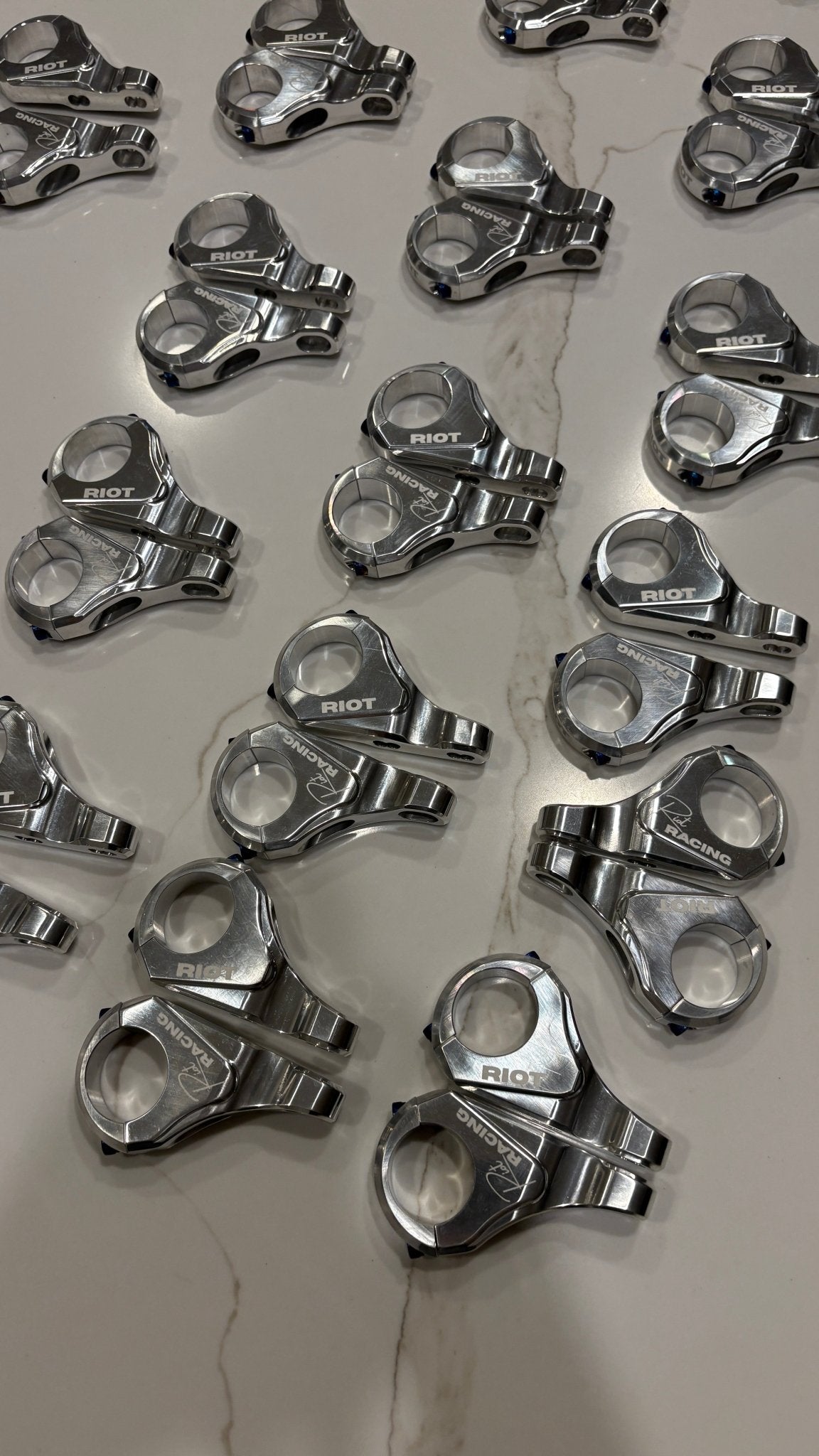 Riot Direct Stem 31.8mm V2 (FREE TITANIUM STYLE BOLTS) - MXwraps