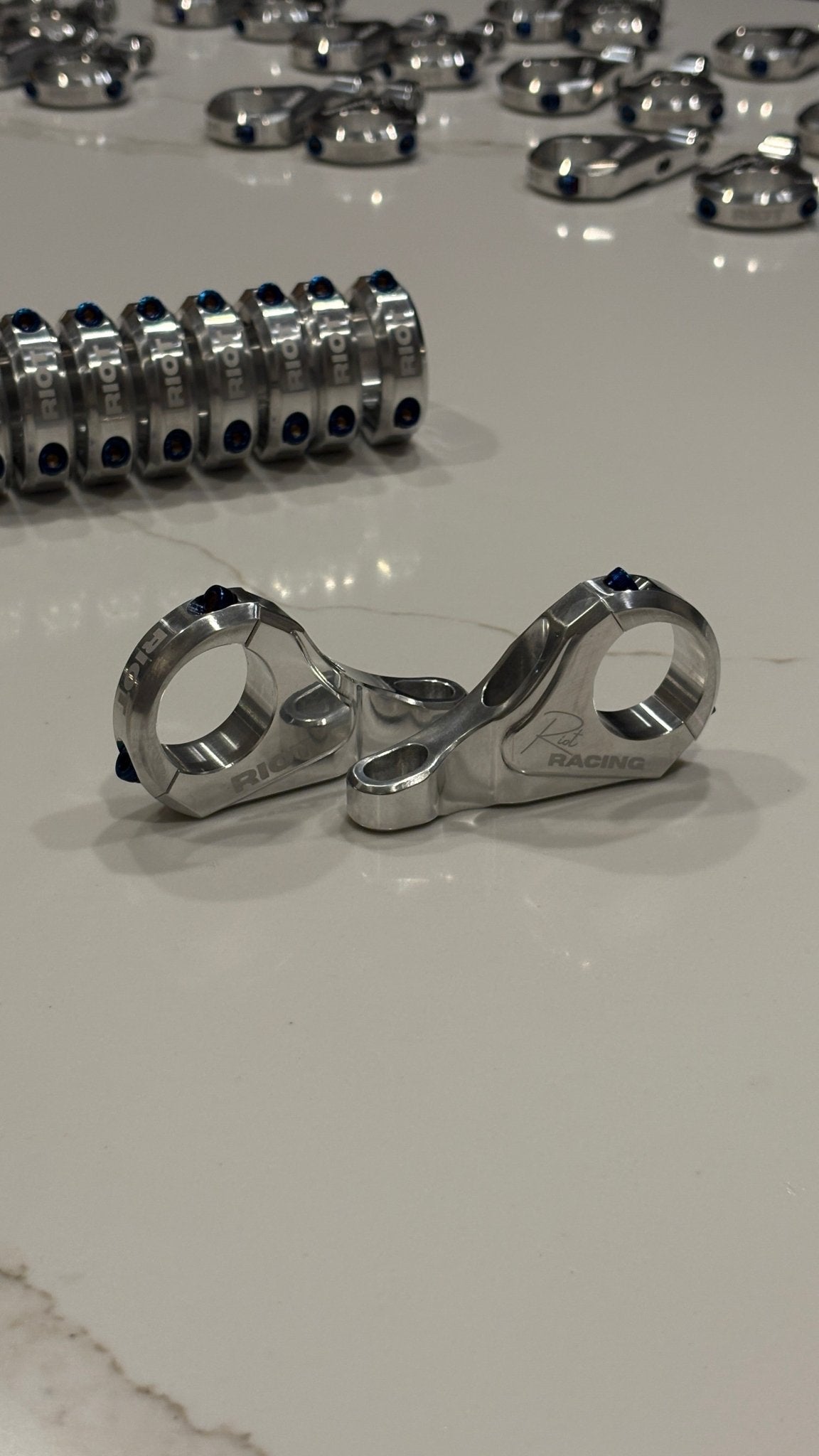 Riot Direct Stem 31.8mm V2 (FREE TITANIUM STYLE BOLTS) - MXwraps