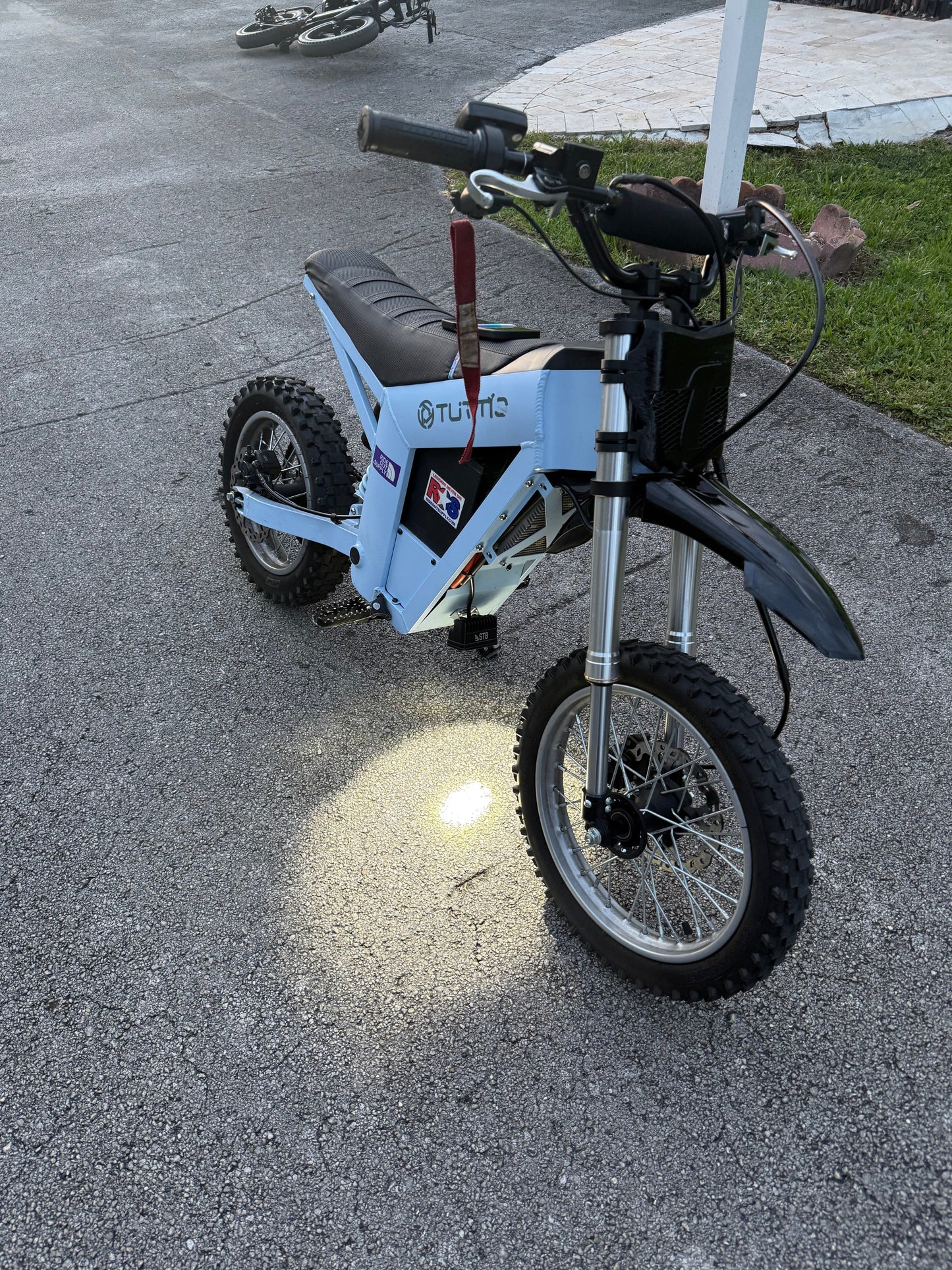 Tuttio / Yozma Wheelie Light — StreetBeam™
