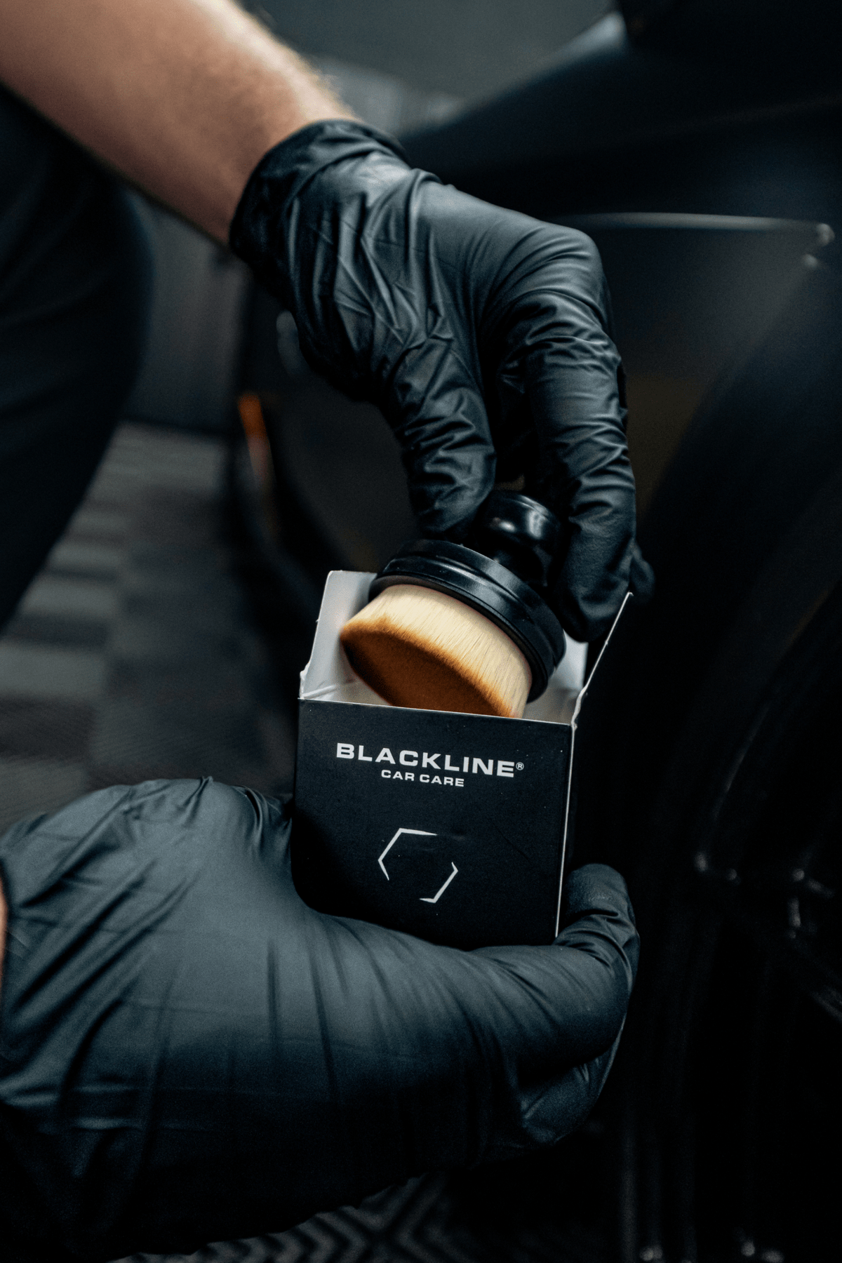 BLACKLINE® TIRE SHINE APPLICATOR BRUSH