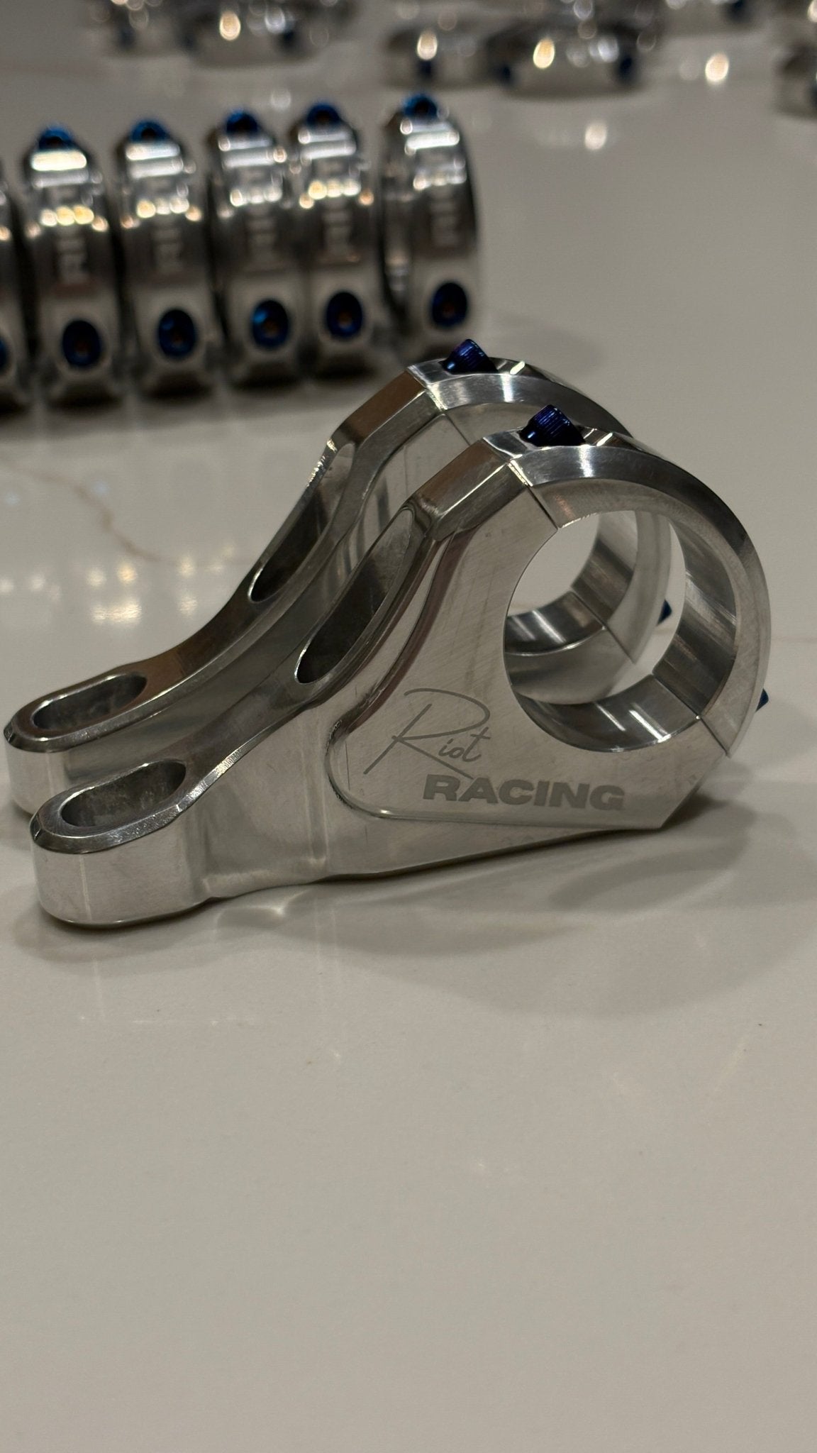 Riot Direct Stem 31.8mm V2 (FREE TITANIUM STYLE BOLTS) - MXwraps