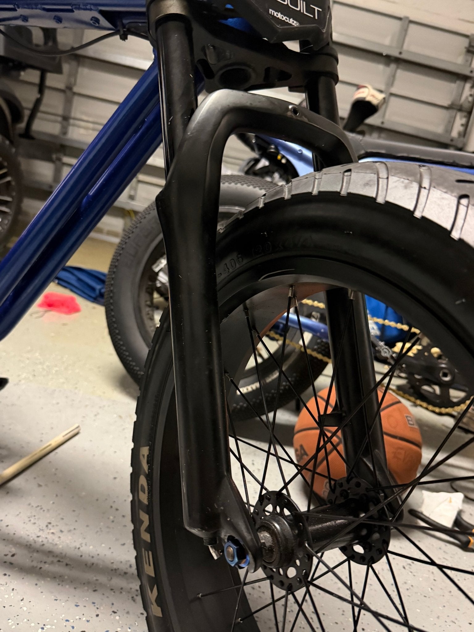 Front wheel axle super 73 titanium - MXwraps