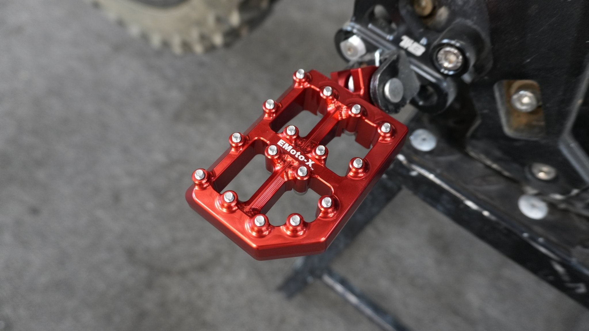 EMoto-X Upgraded Foot Pegs for Surron / E-Ride Pro / 79Bike – MXwraps