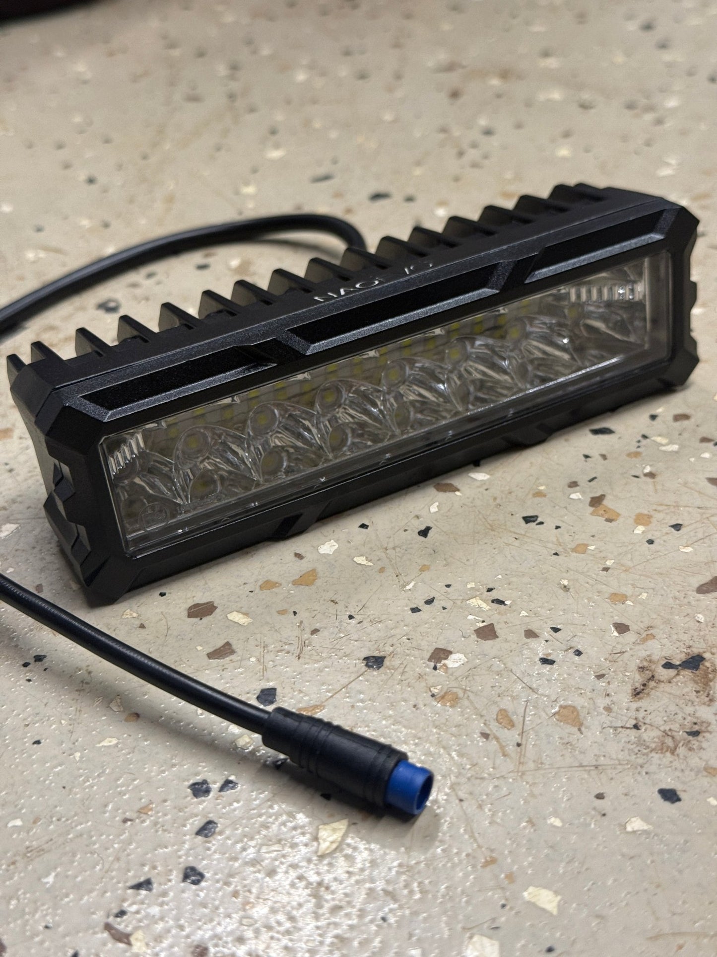 Rawrr Mantis Extreme Bar Headlight - MXwraps