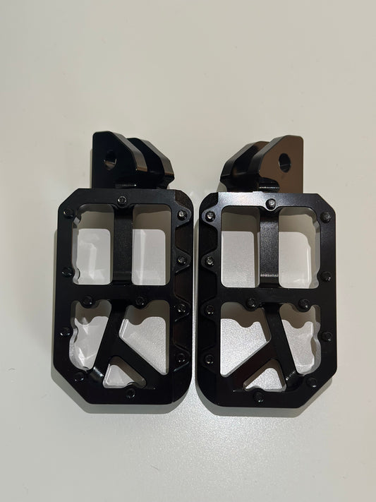 Black foot pegs