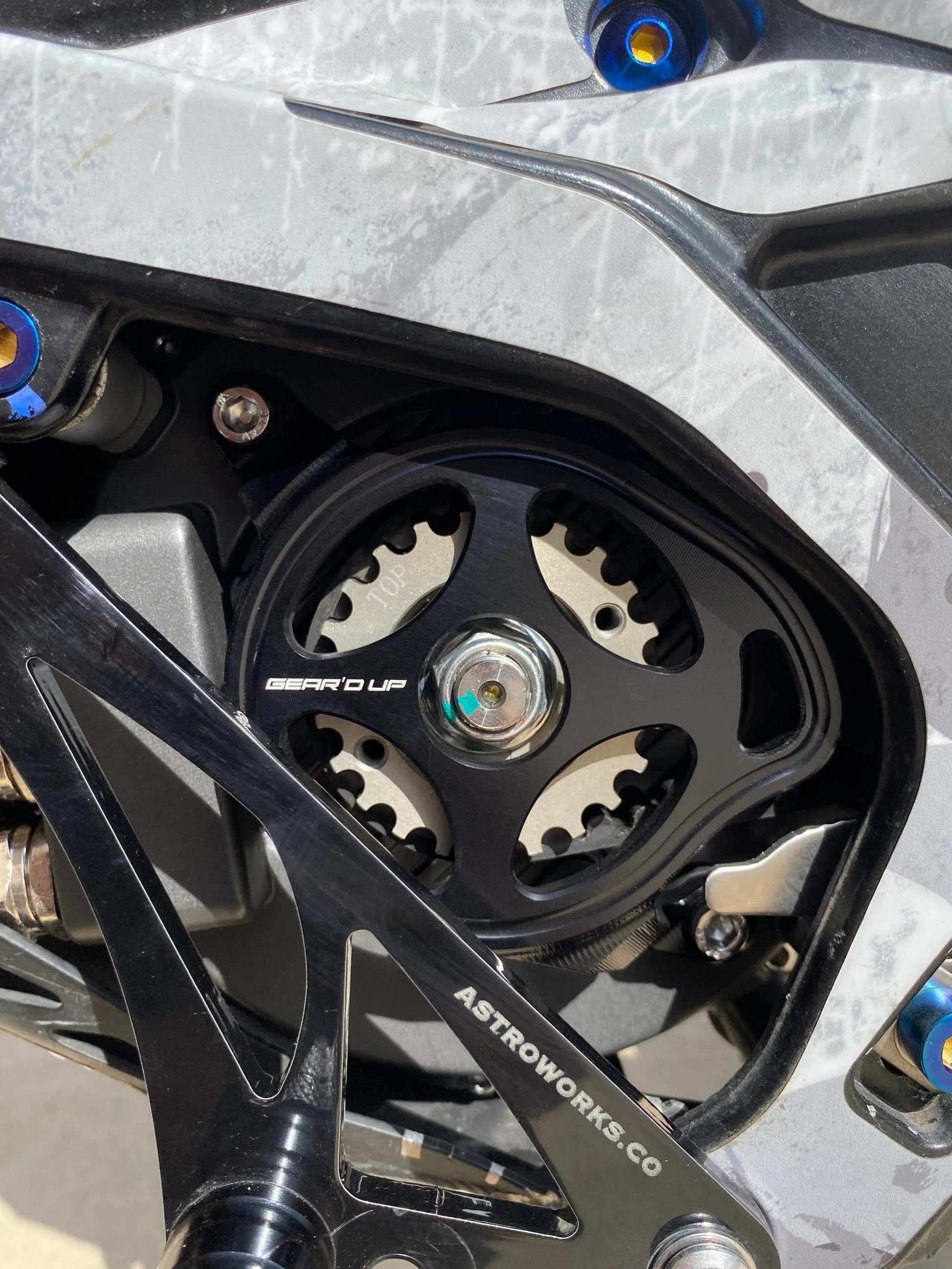 Surron Light Bee Motor Cover- Gear'd Up - MXwraps