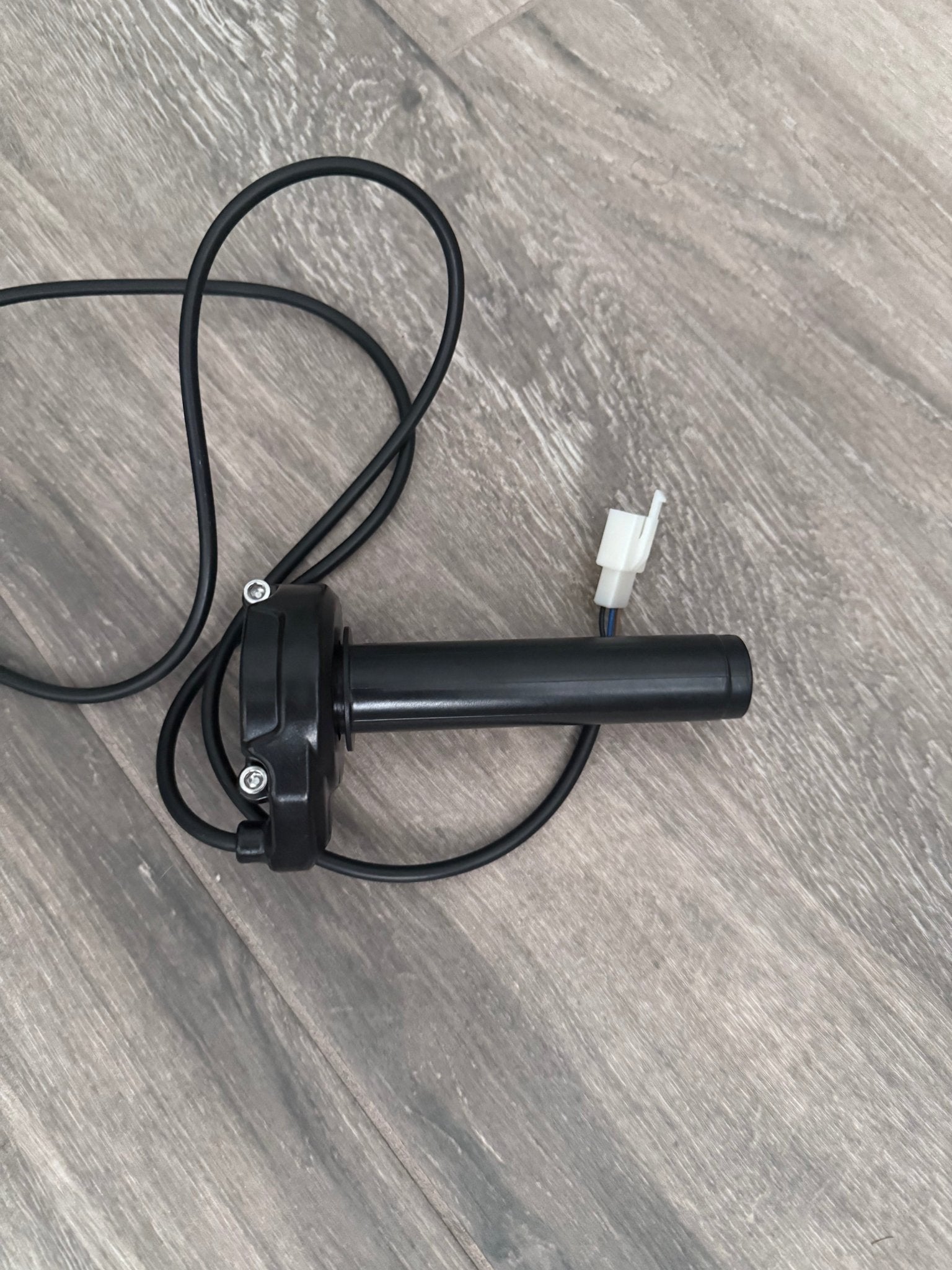 Ebox Plug and Play Surron Throttle - MXwraps