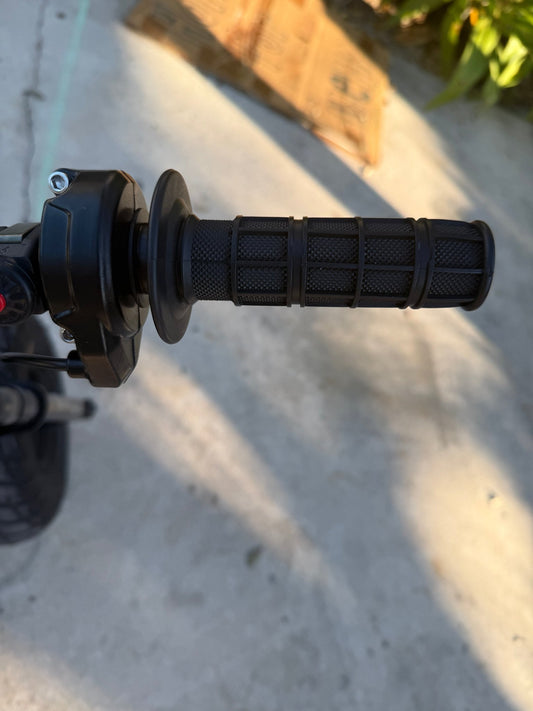 Ebox Plug and Play Surron Throttle - MXwraps