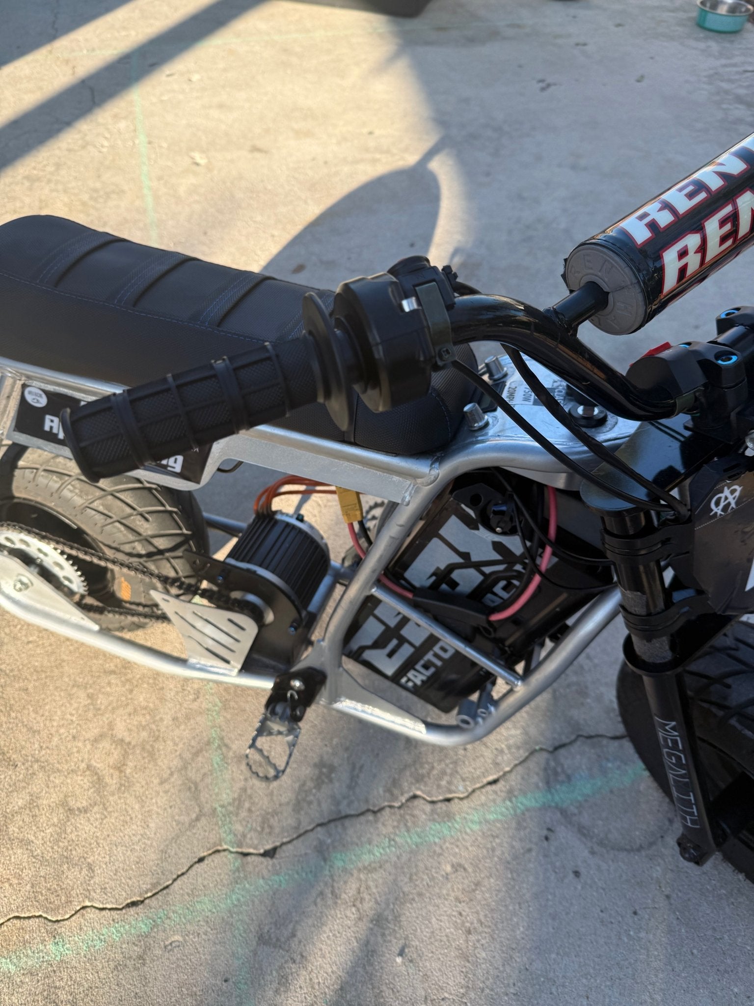 Ebox Plug and Play Surron Throttle - MXwraps