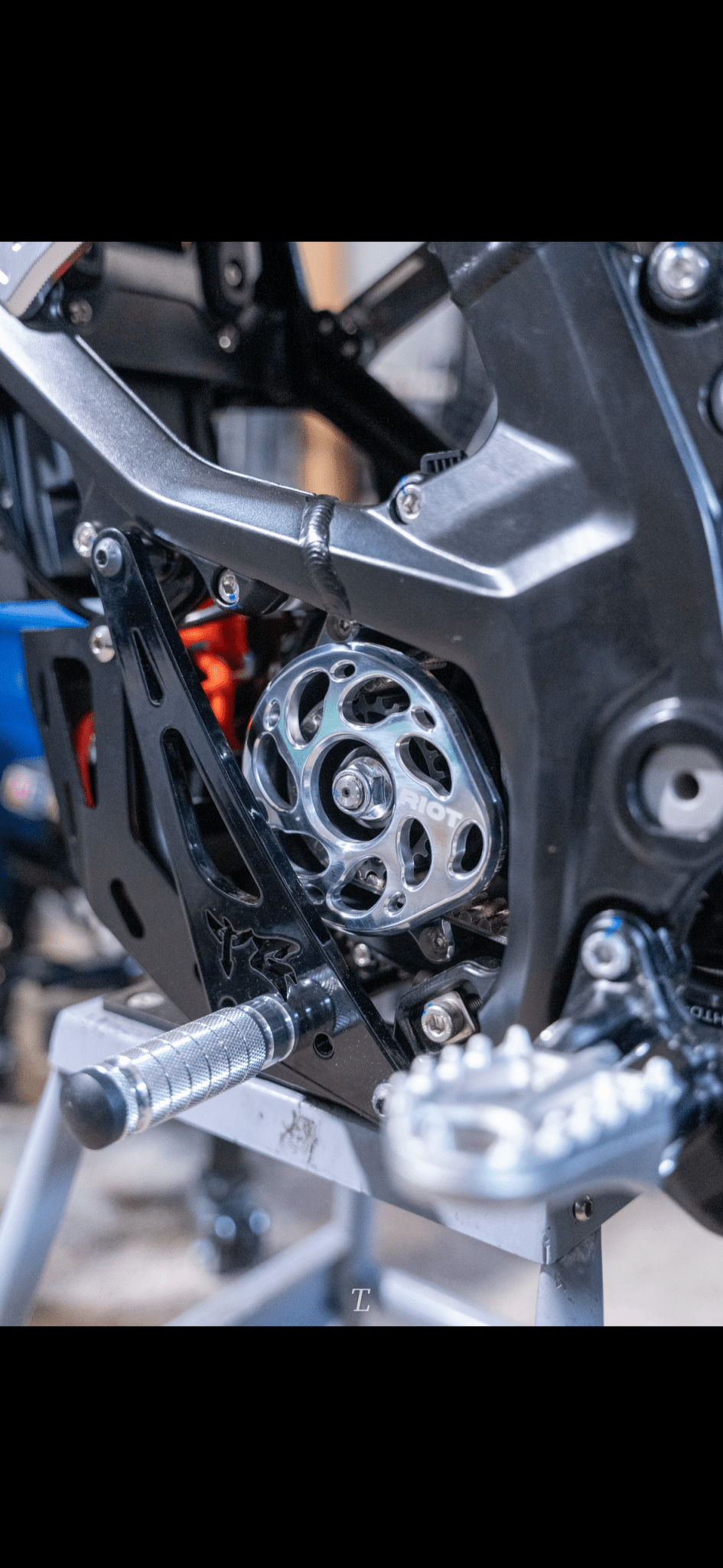 (PREORDER) NEW Ultra bee Motor Cover (Metal) - MXwraps
