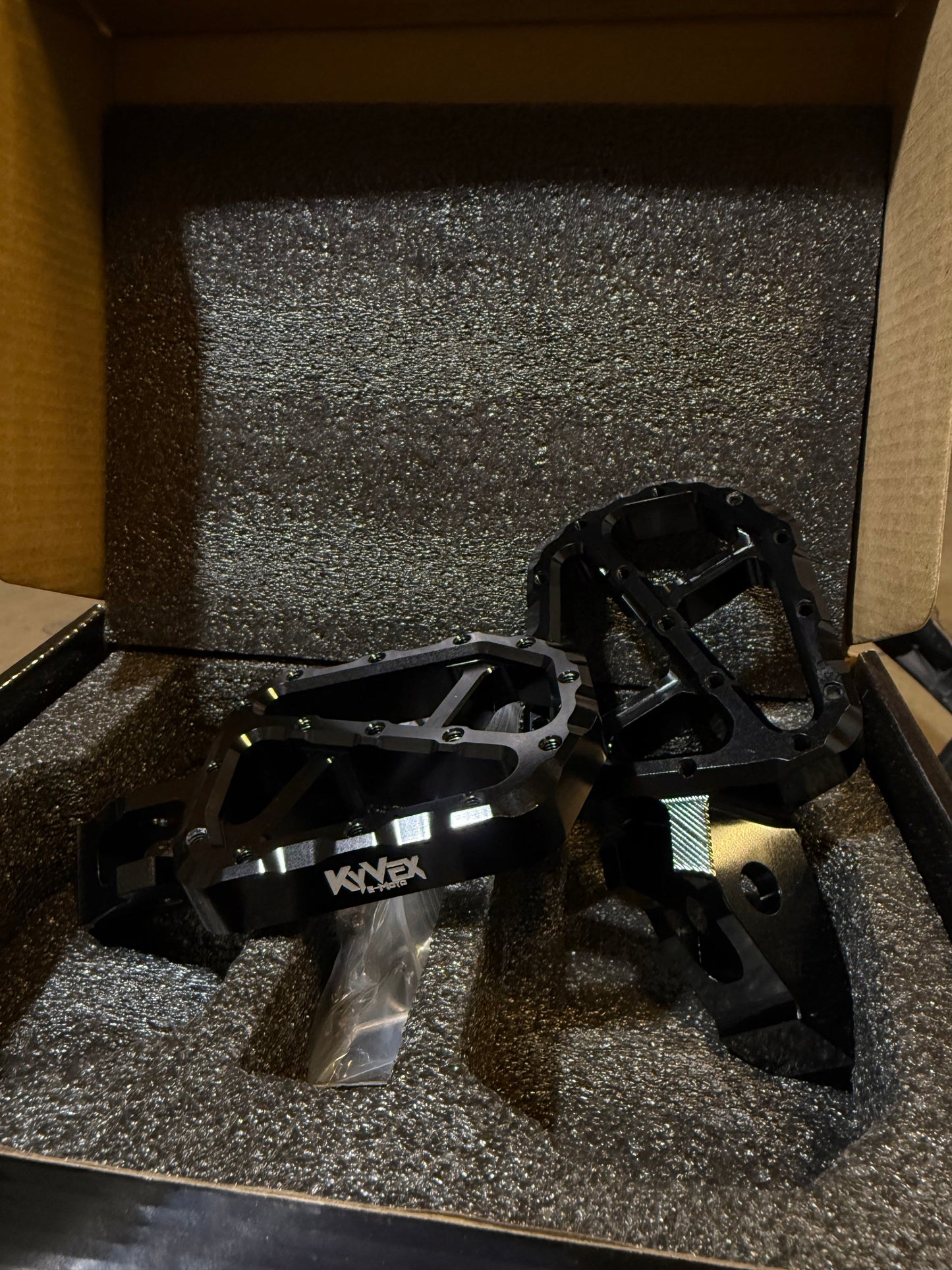 KyVex Billet Wide Foot Pegs - Ultra Bee Compatible
