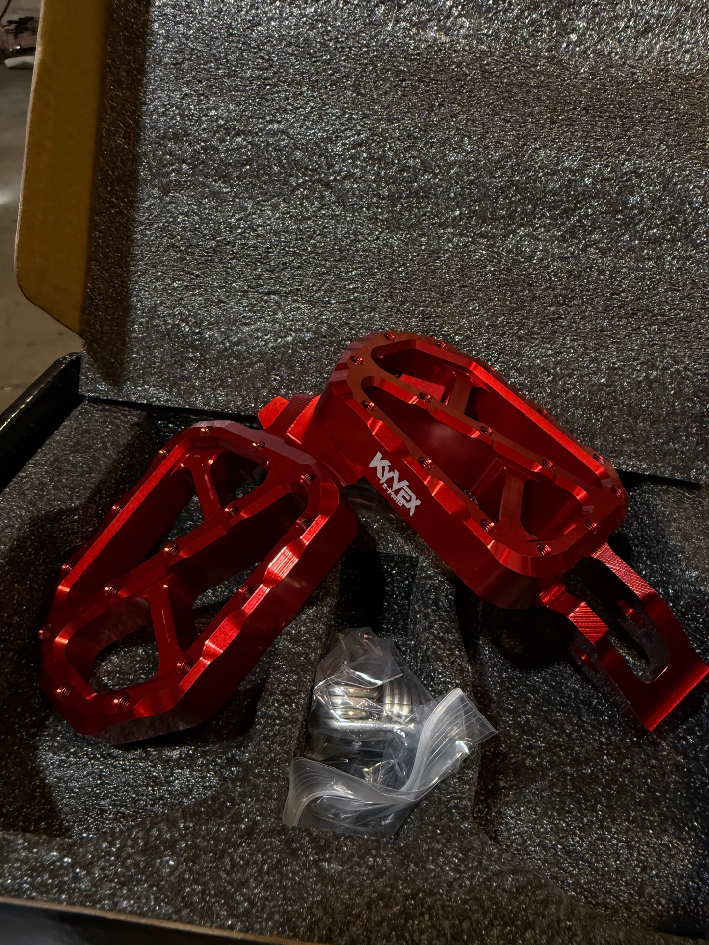 KyVex Billet Wide Foot Pegs - Ultra Bee Compatible