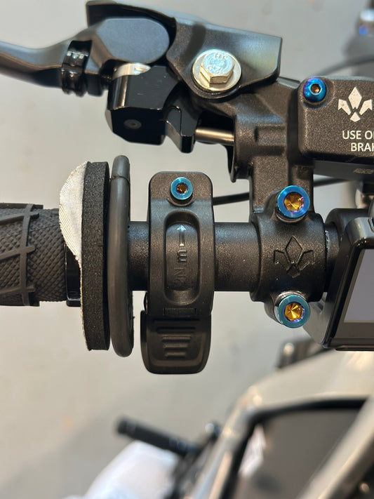 Regen Throttle Bolt - MXwraps