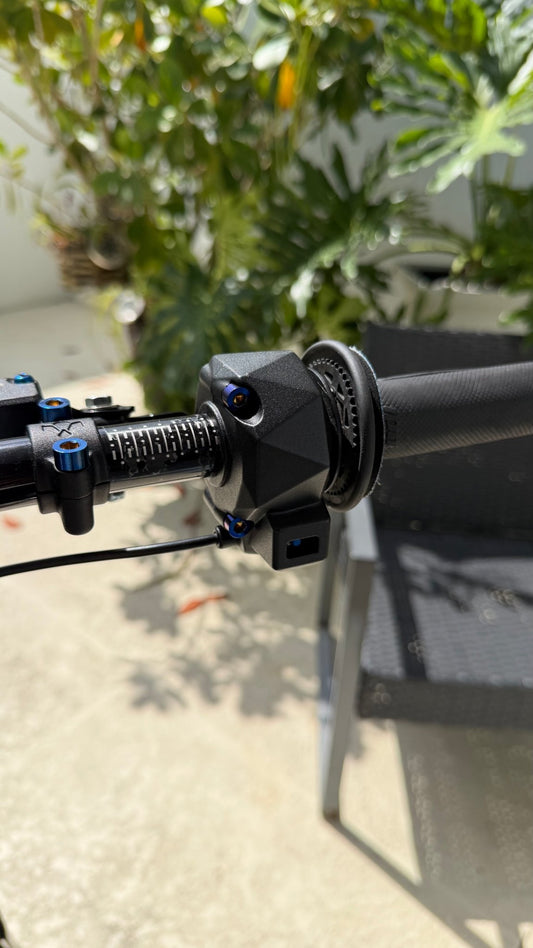Surron Throttle Titanium Bolts - MXwraps