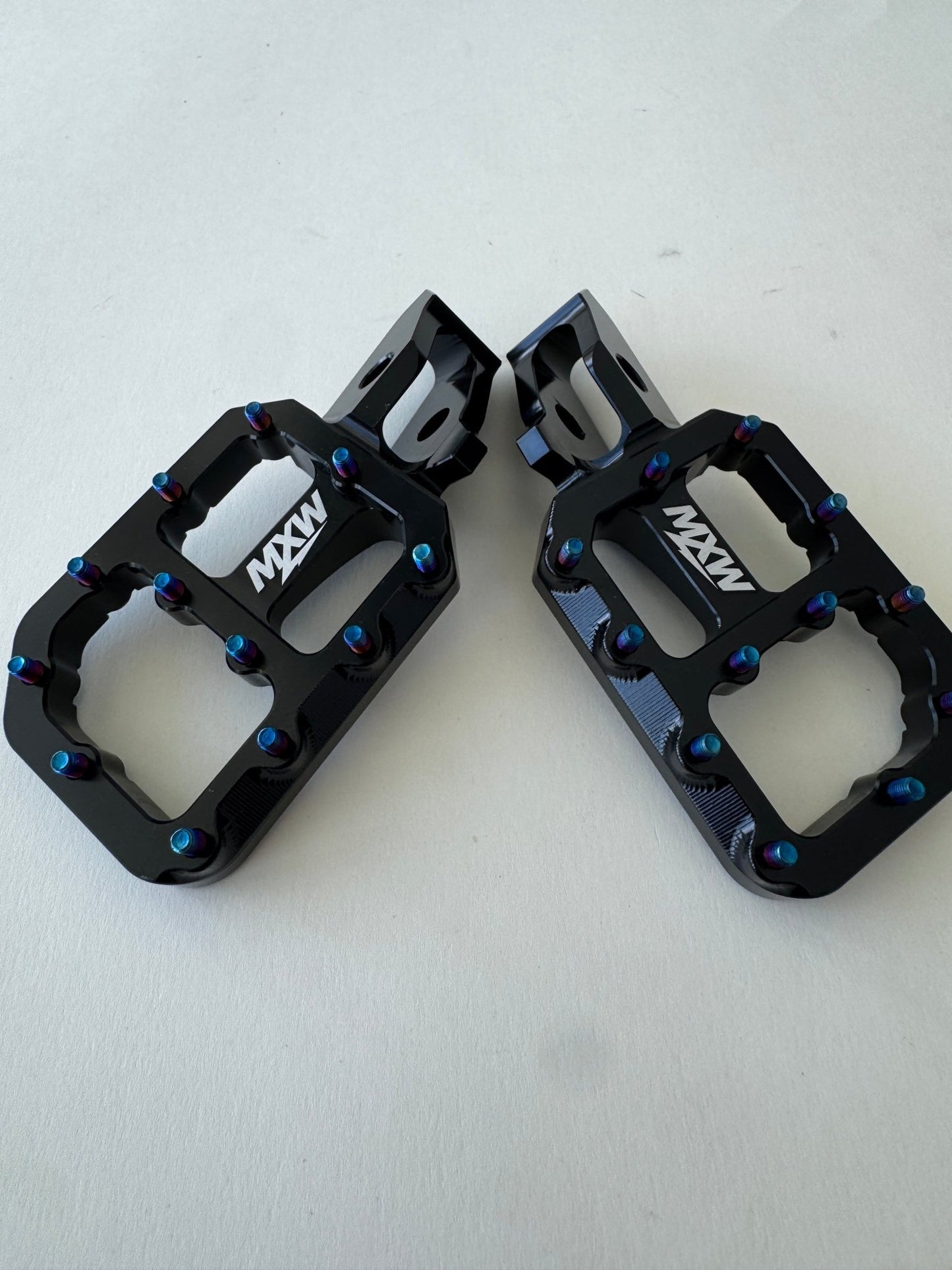 Titanium Black Wide Pegs - MXwraps