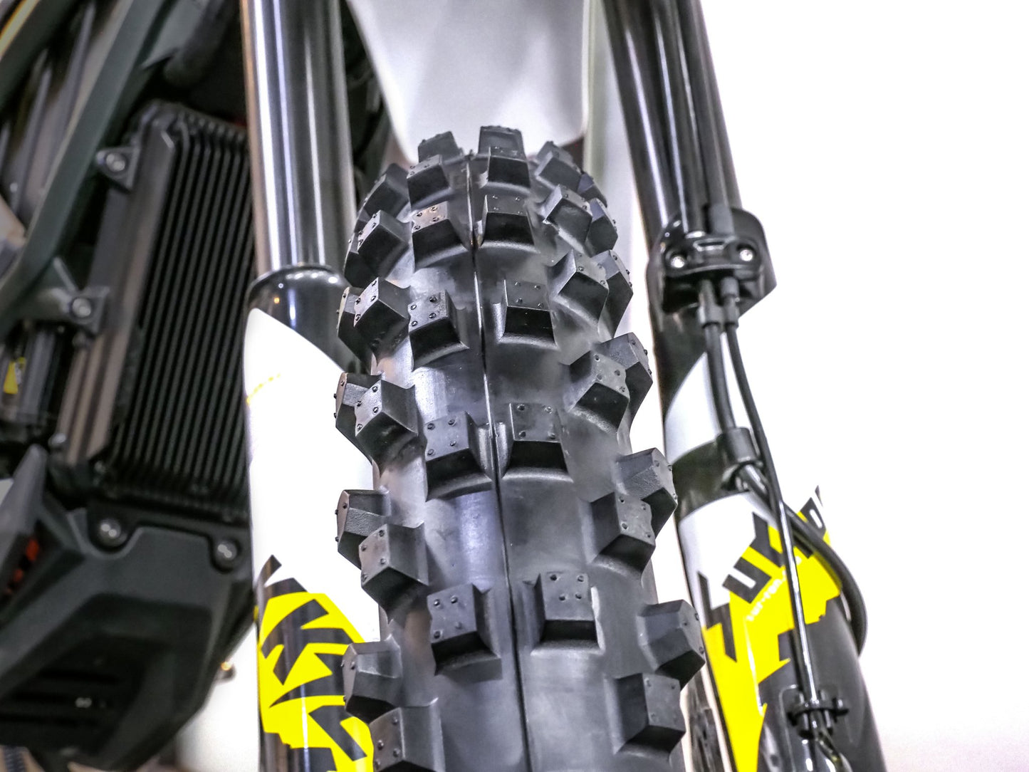 Pivotrax killowatt Climber // E - Bike Tire - MXwraps