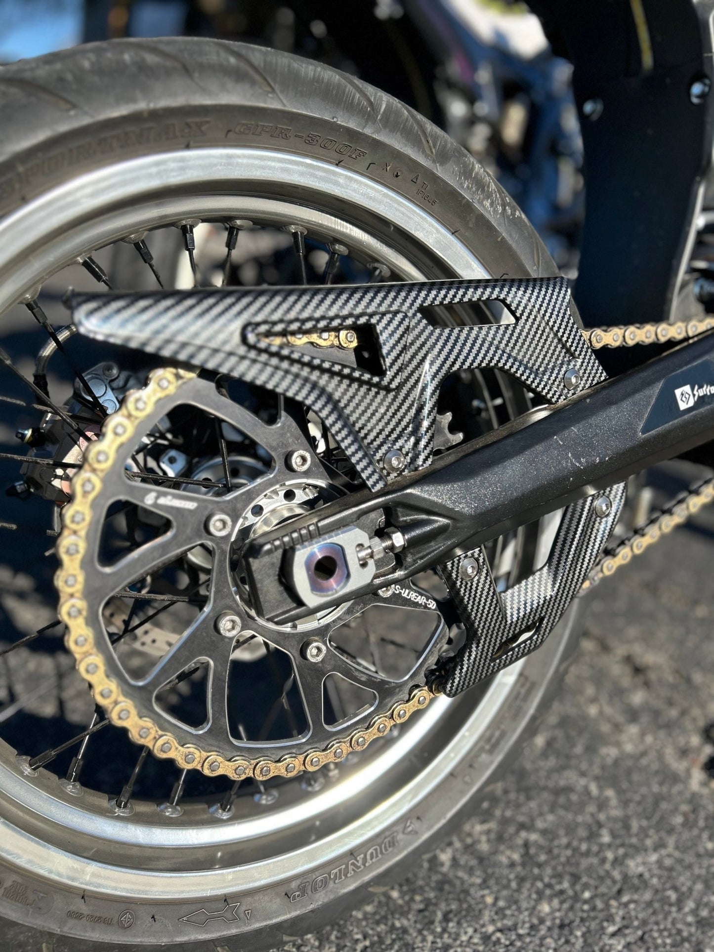 Surron Ultra Bee Lower Chain Guard-Carbon - MXwraps