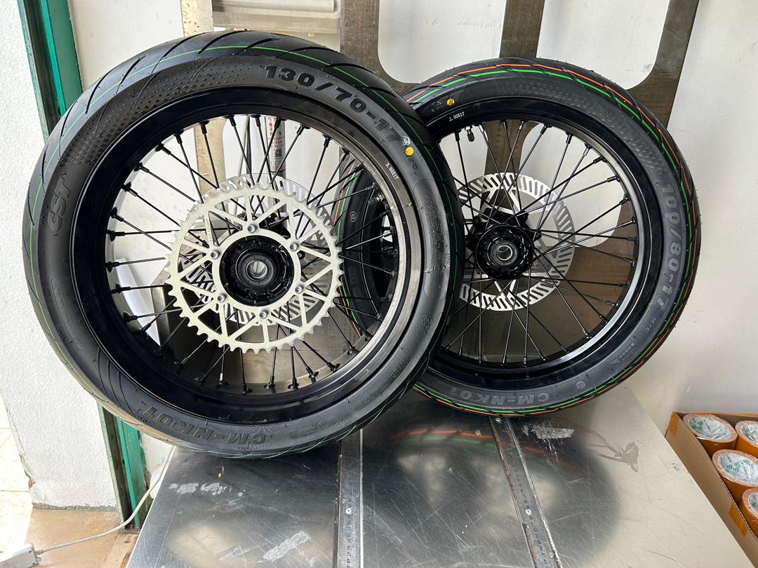 Customizable Supermoto Wheelset For Surron Ultra Bee