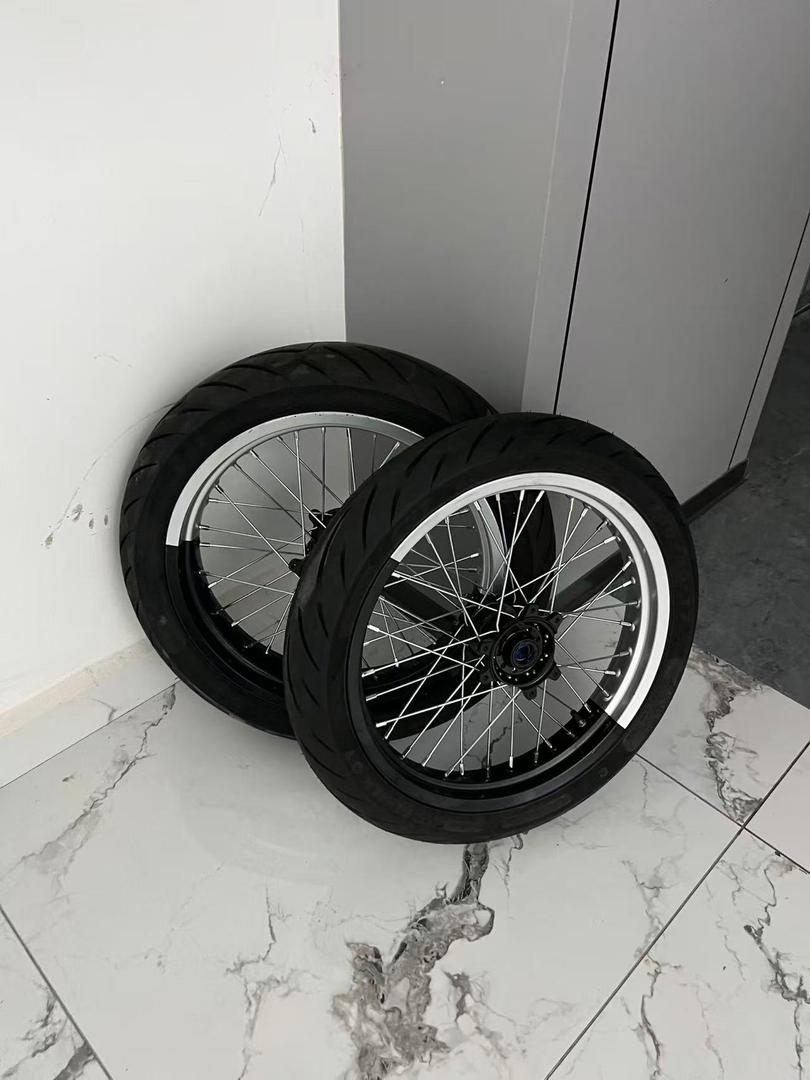 Customizable Supermoto Wheelset For Surron Ultra Bee - MXwraps