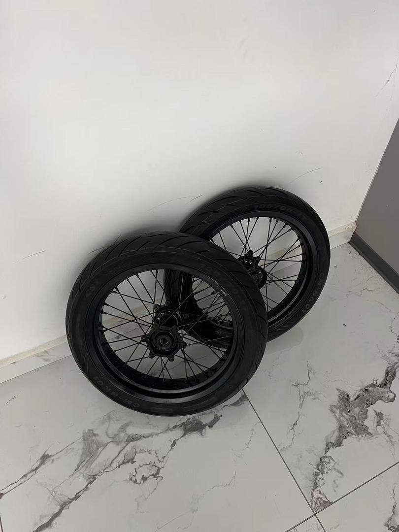 Customizable Supermoto Wheelset For Surron Ultra Bee - MXwraps