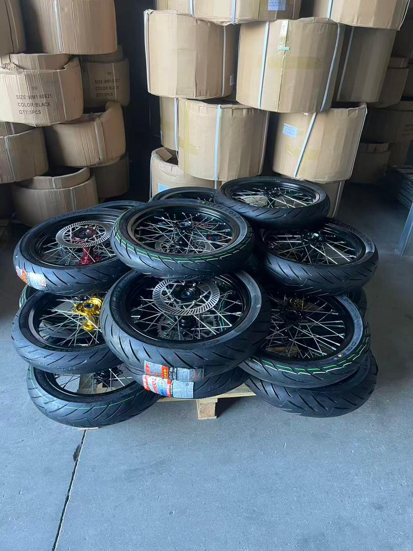 Customizable Supermoto Wheelset For Surron Ultra Bee - MXwraps