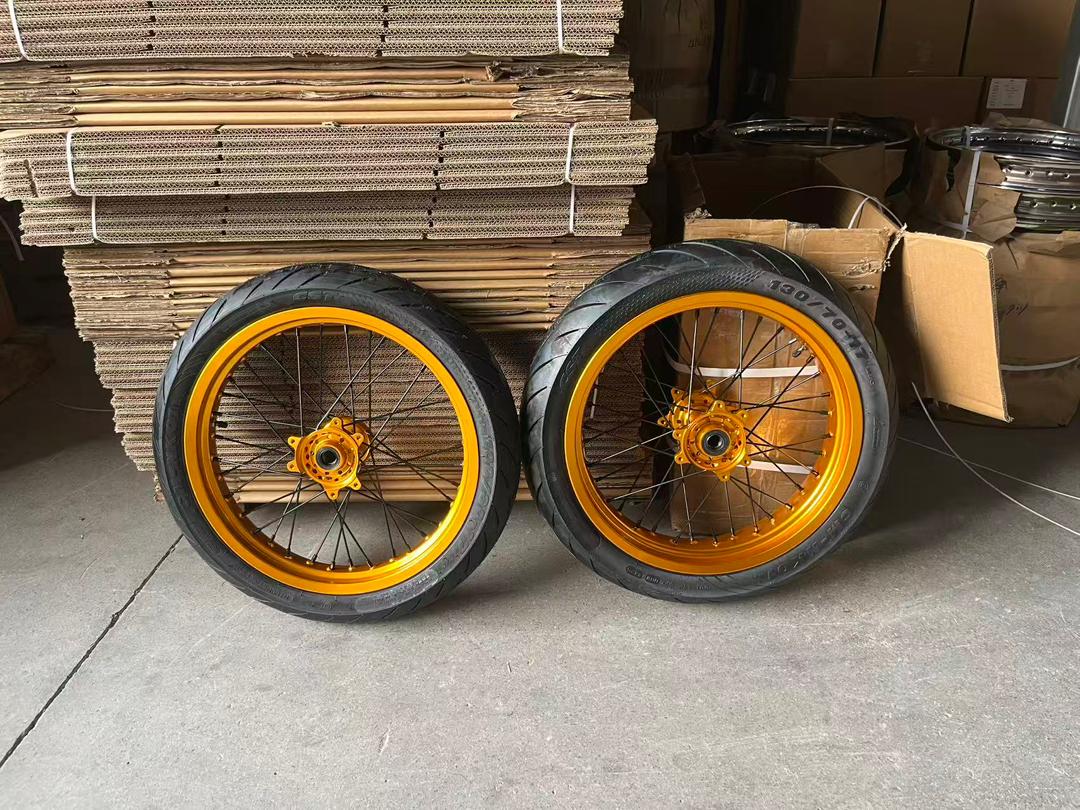 Customizable Supermoto Wheelset For Surron Ultra Bee - MXwraps
