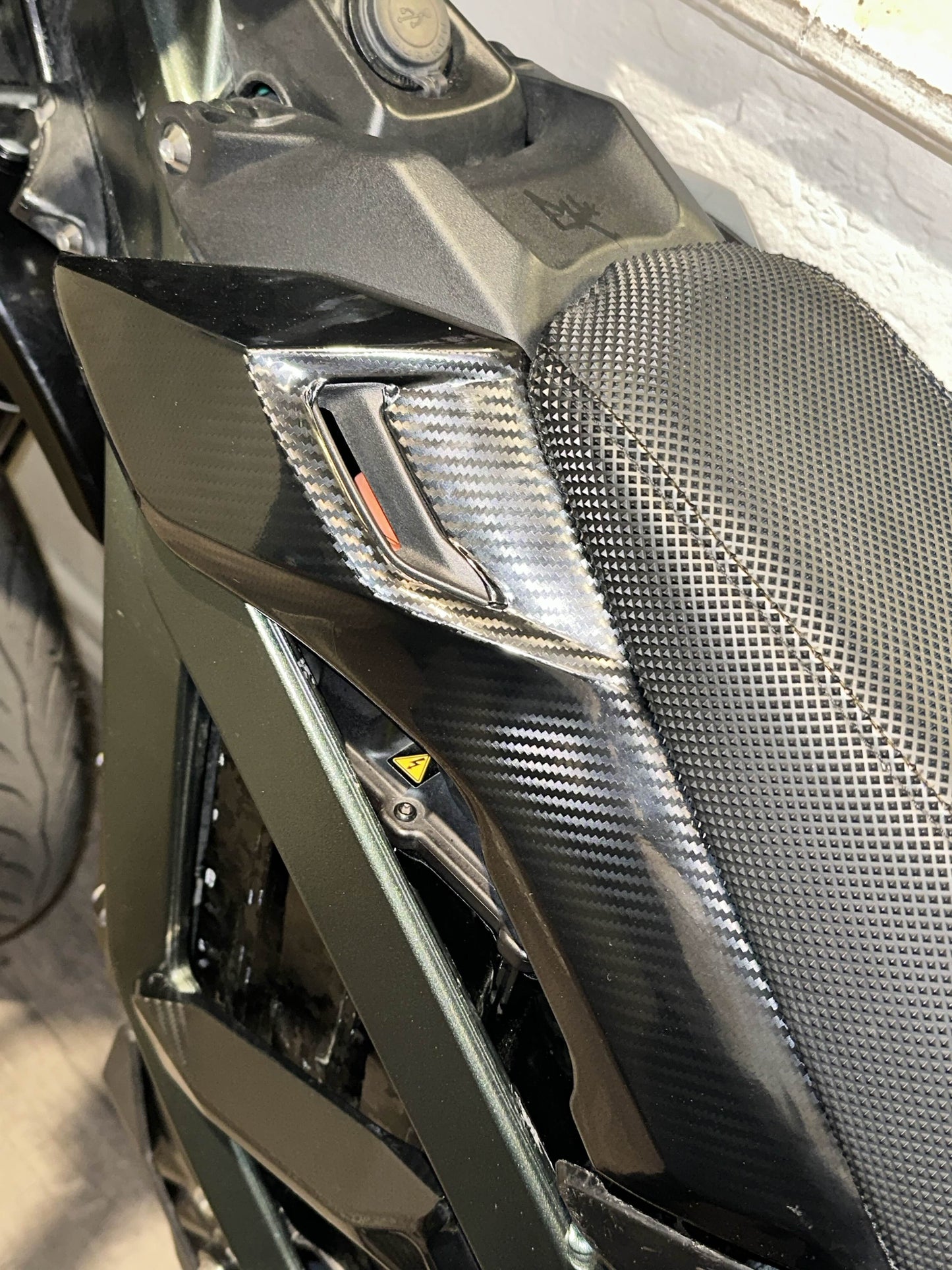 Surron Ultra Bee Carbon Fiber Wrap Kit